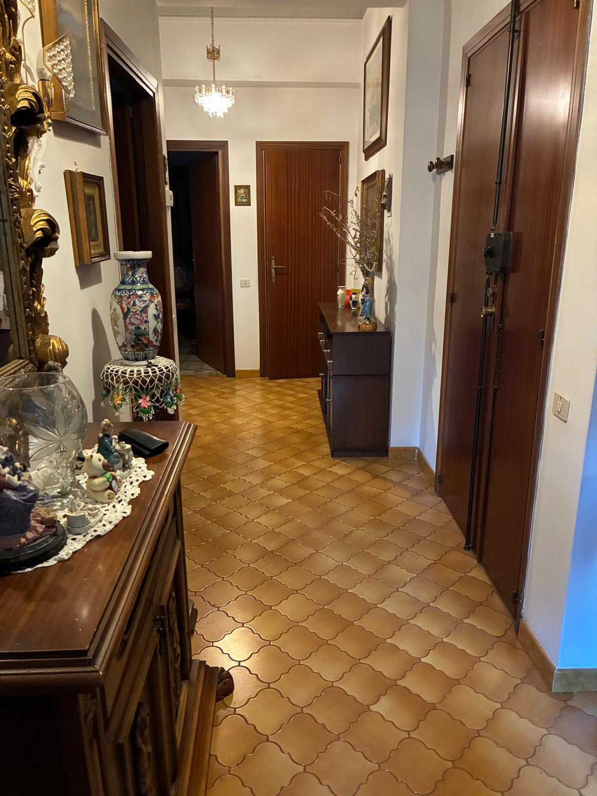 Quadrilocale con terrazzi a Colle di Val d'Elsa