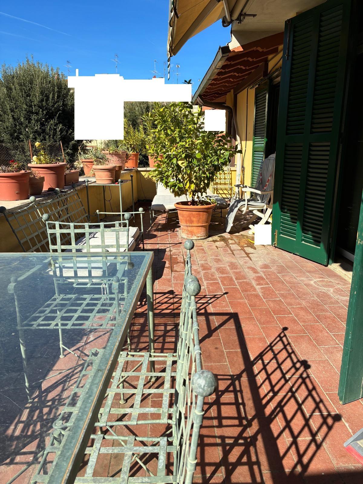 Attico con terrazzi a Poggibonsi