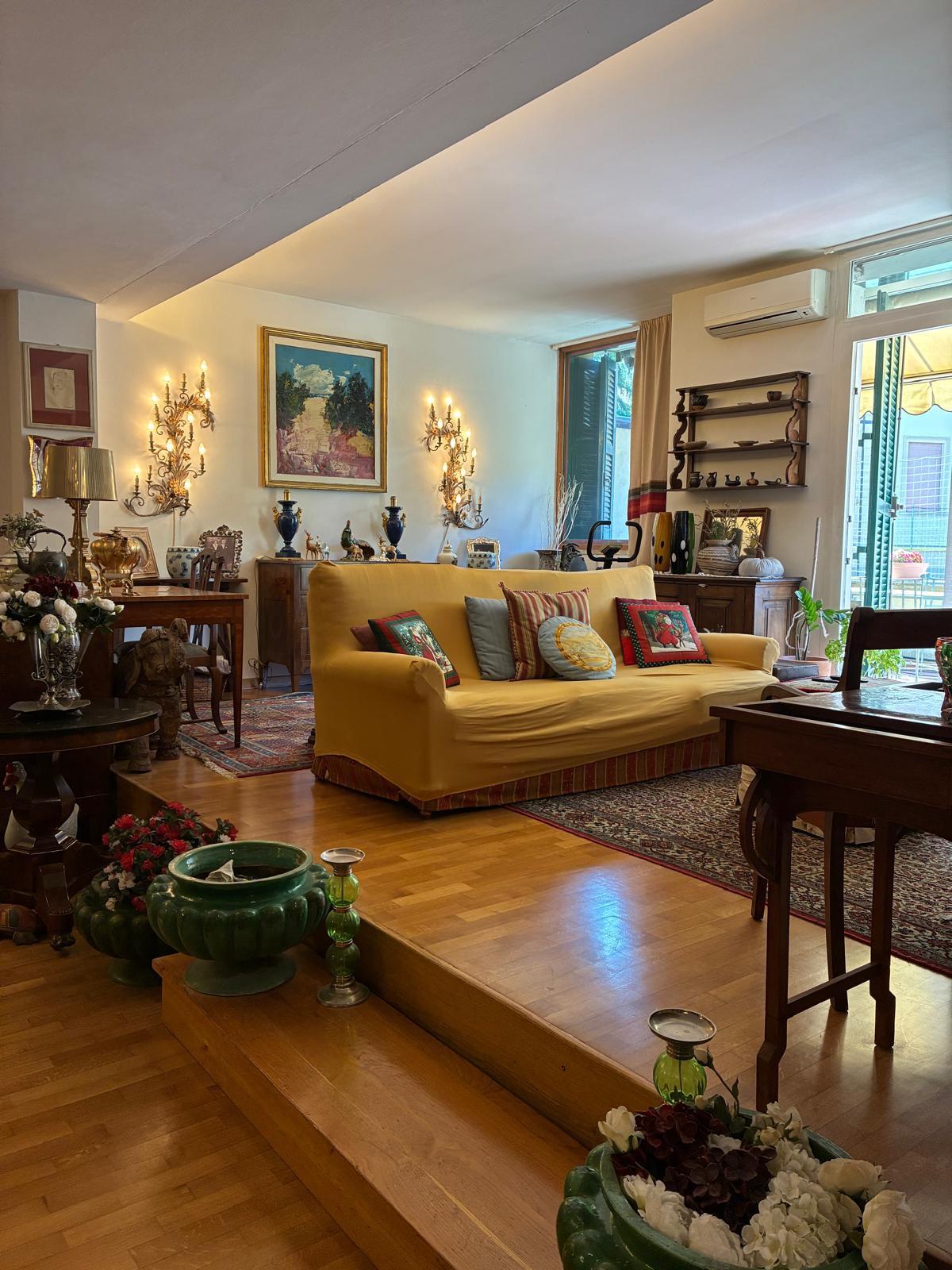 Attico con terrazzi a Poggibonsi