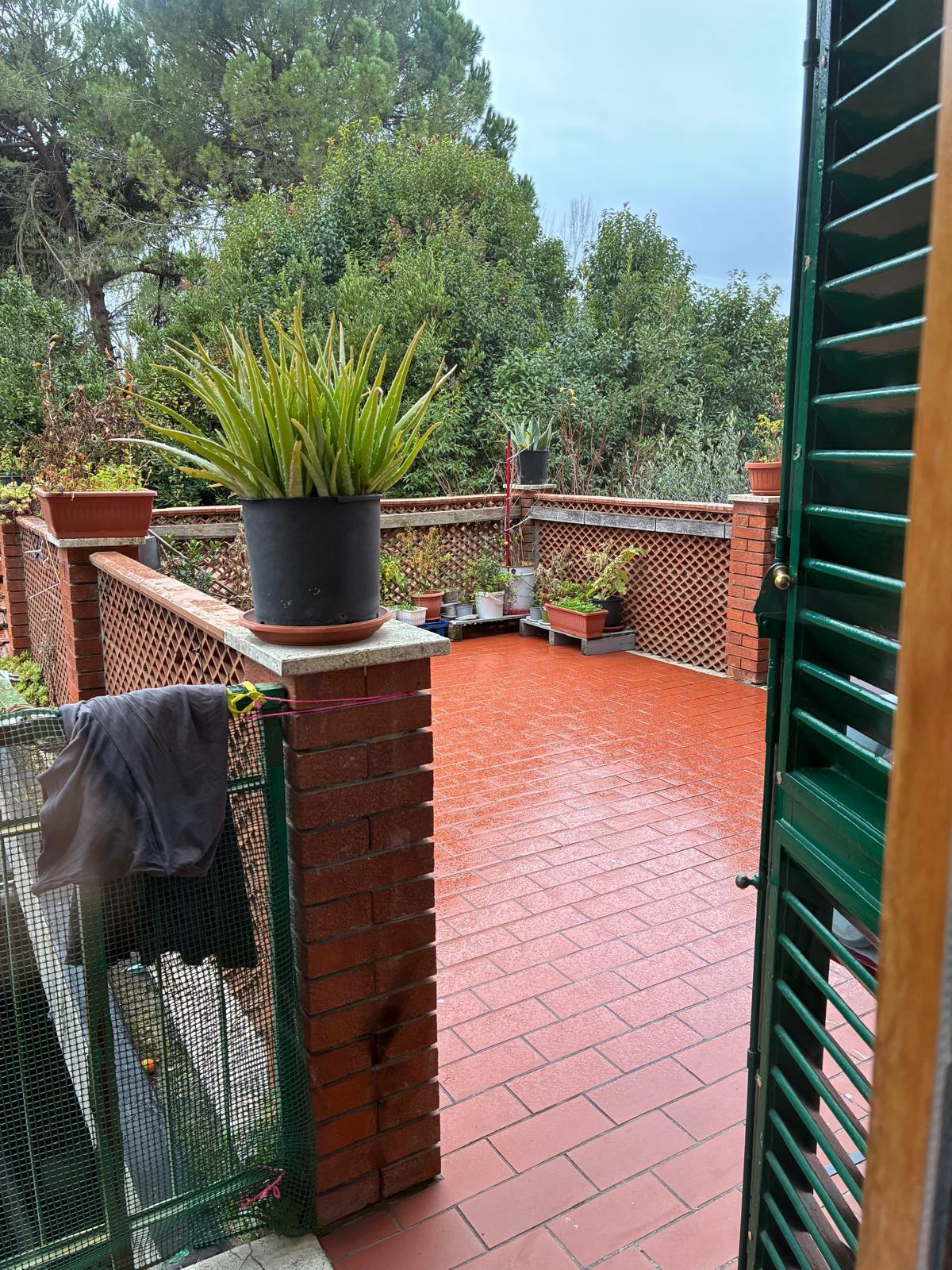 Trilocale con terrazzo a Poggibonsi