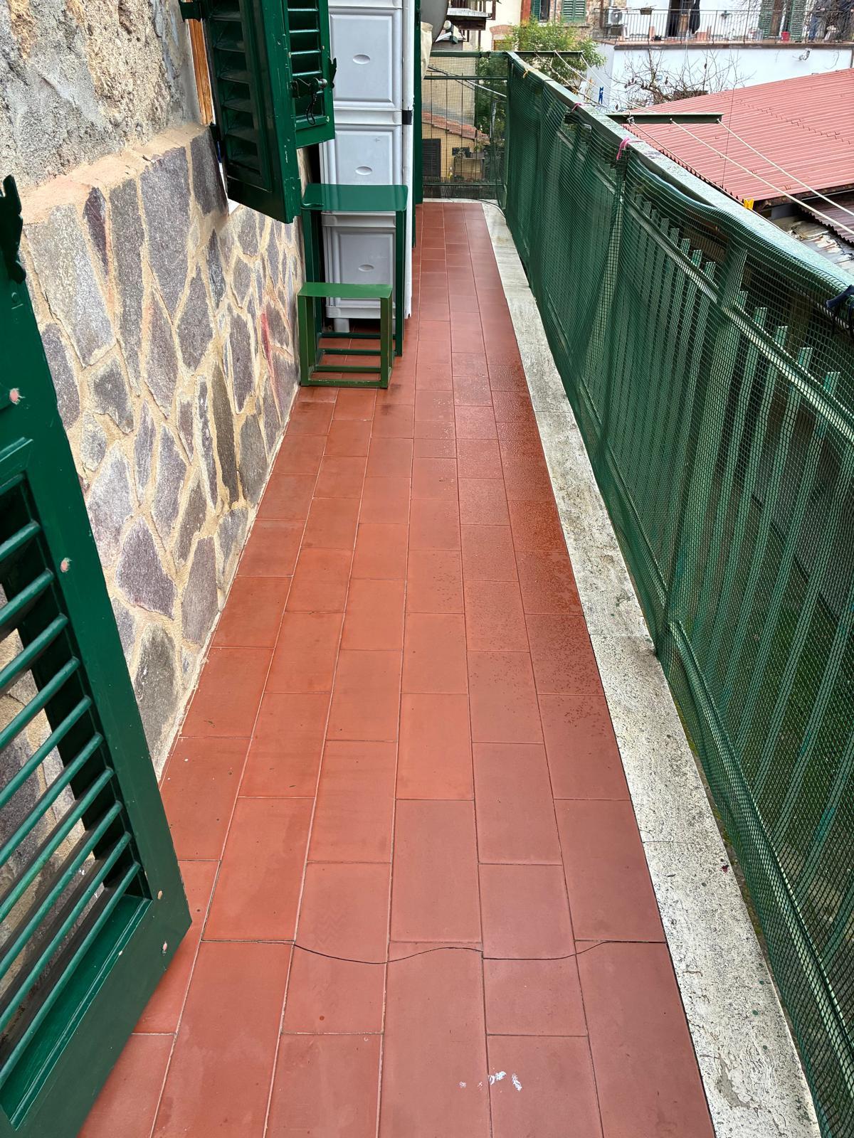 Trilocale con terrazzo a Poggibonsi