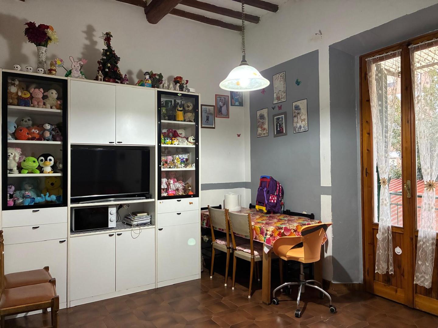 Trilocale con terrazzo a Poggibonsi