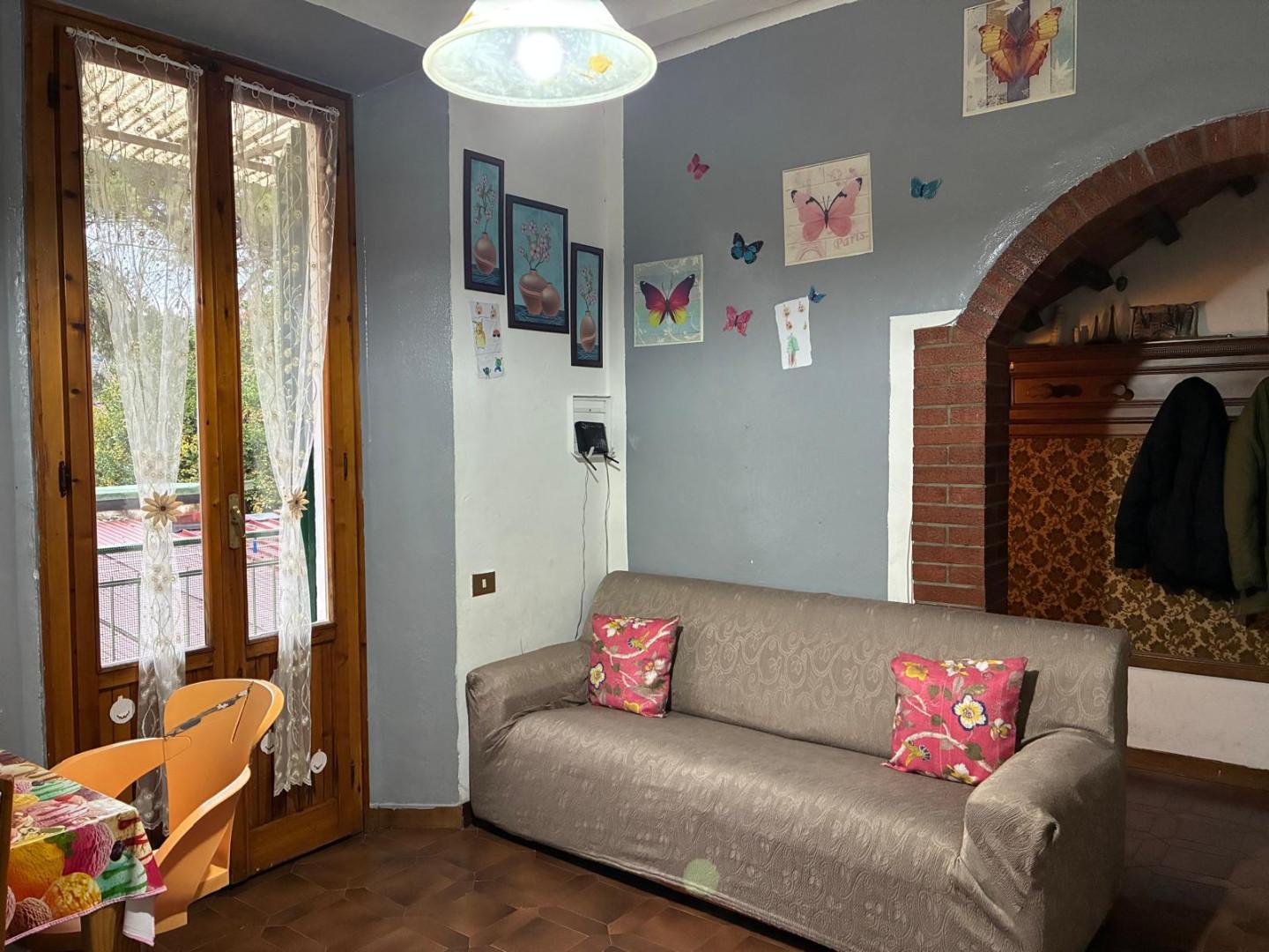 Trilocale con terrazzo a Poggibonsi