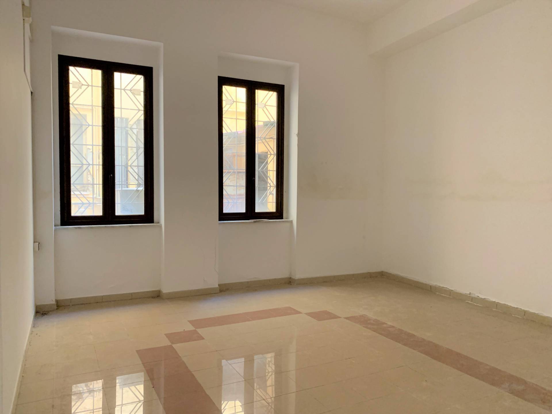 Negozio in affitto a Catanzaro, Centro storico