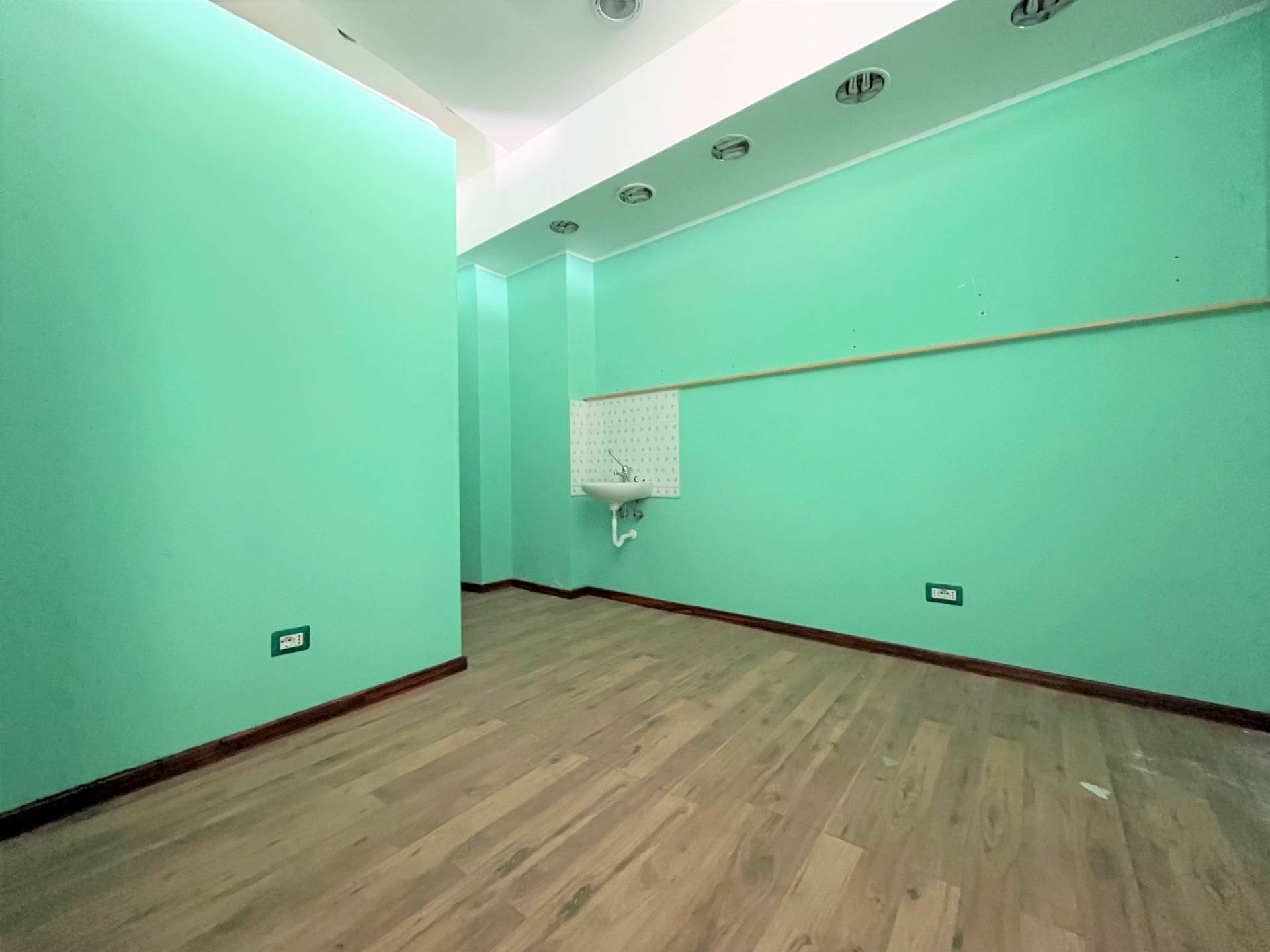 Negozio in affitto a Catanzaro, Catanzaro Centro