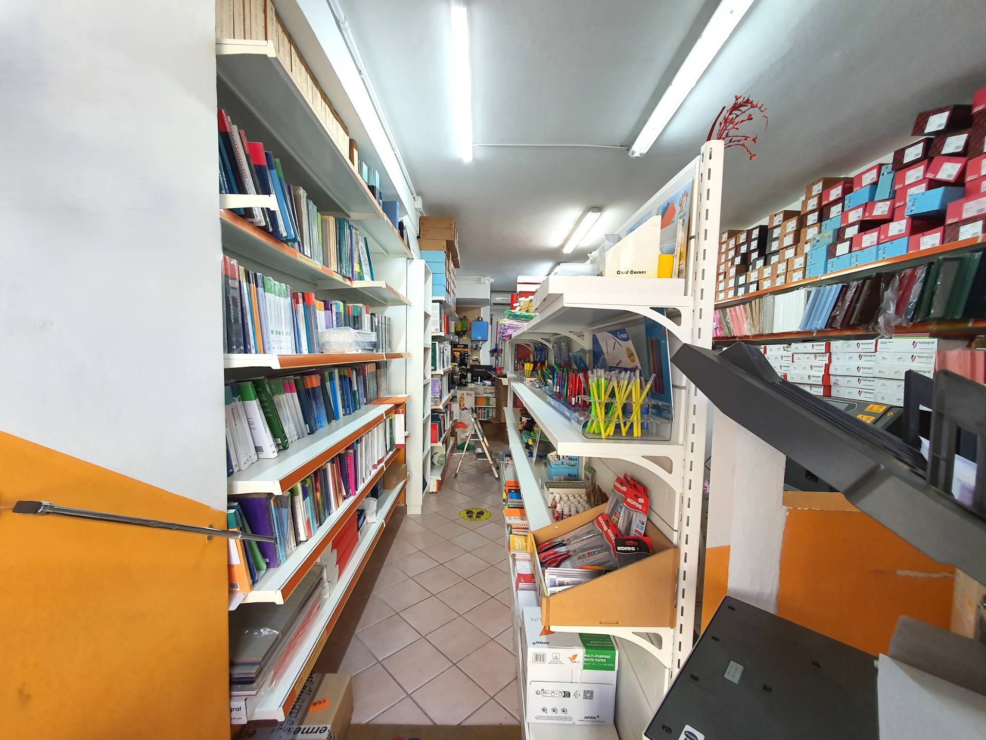 Negozio in affitto a Catanzaro, Lido Corso