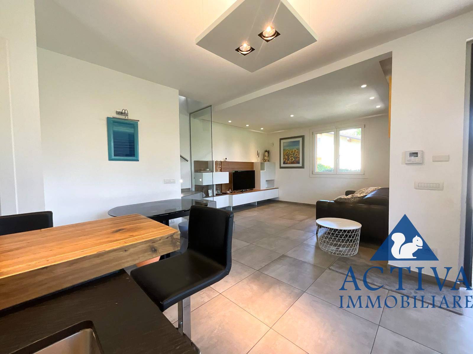 villa bifamiliare in vendita a Olgiate Olona