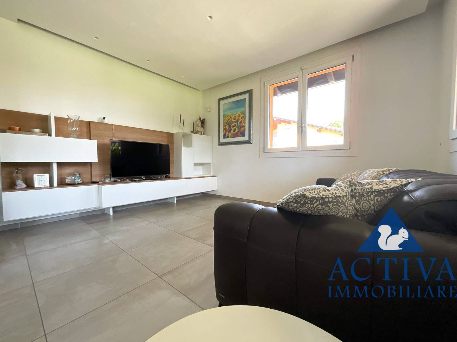 villa bifamiliare in vendita a Olgiate Olona