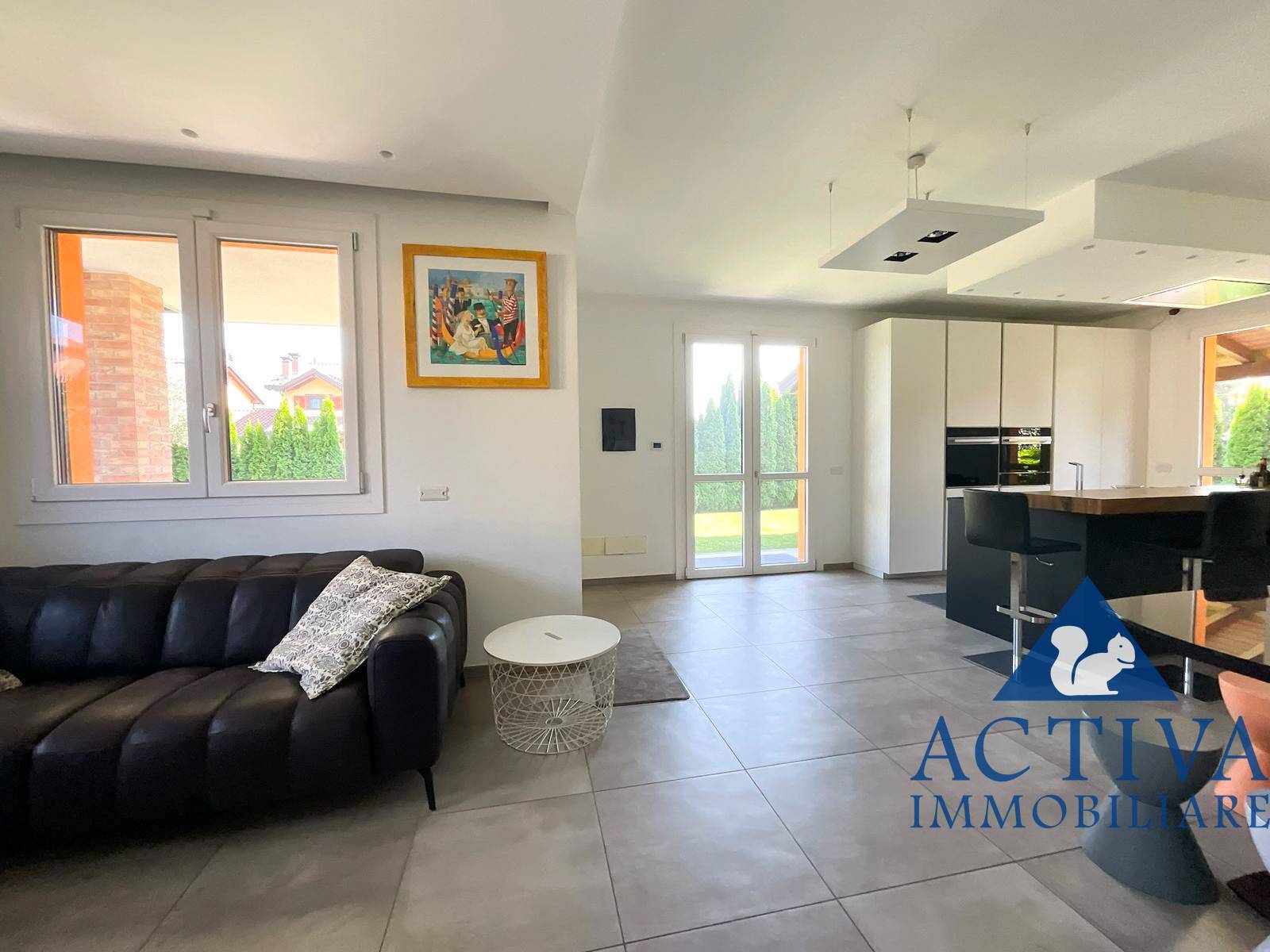 villa bifamiliare in vendita a Olgiate Olona