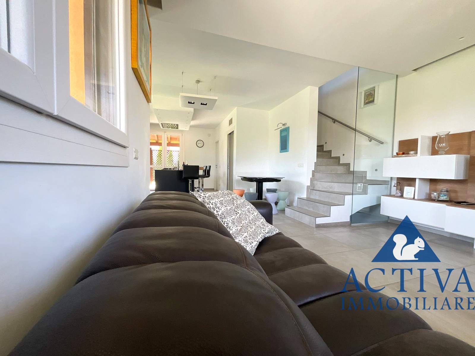 villa bifamiliare in vendita a Olgiate Olona