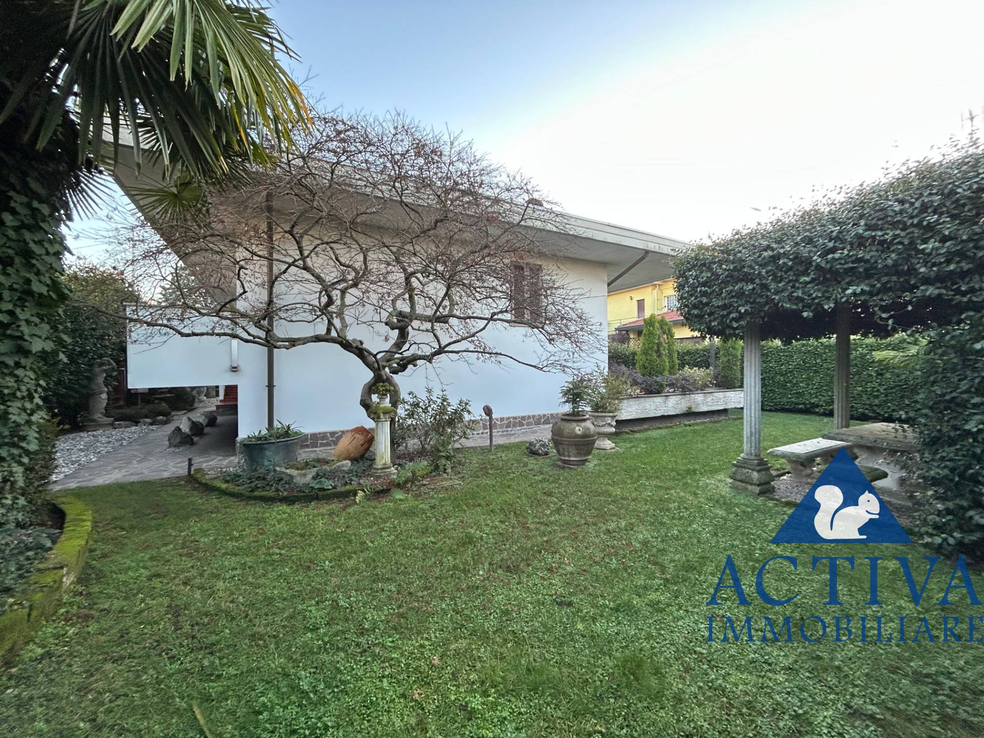 Villa in vendita a Olgiate Olona