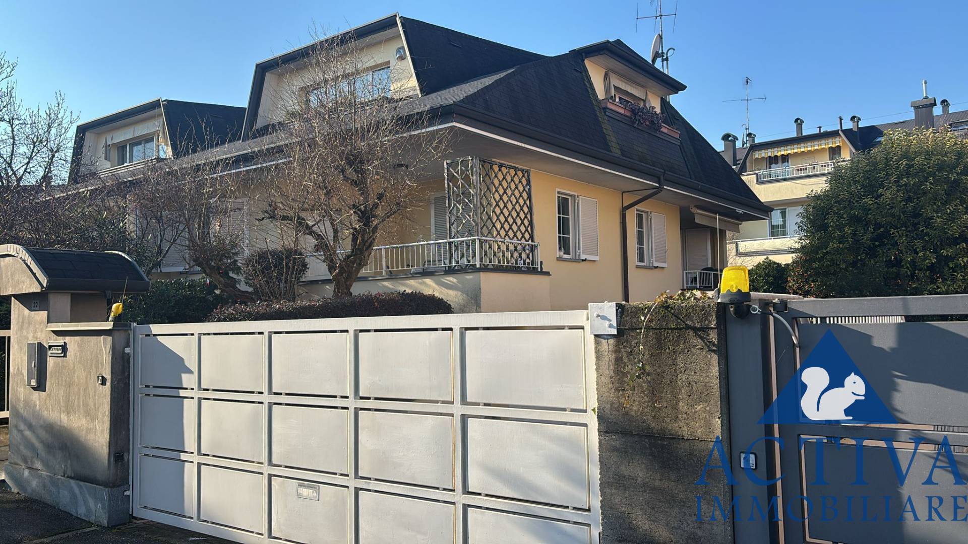 villa bifamiliare in vendita a Magnago