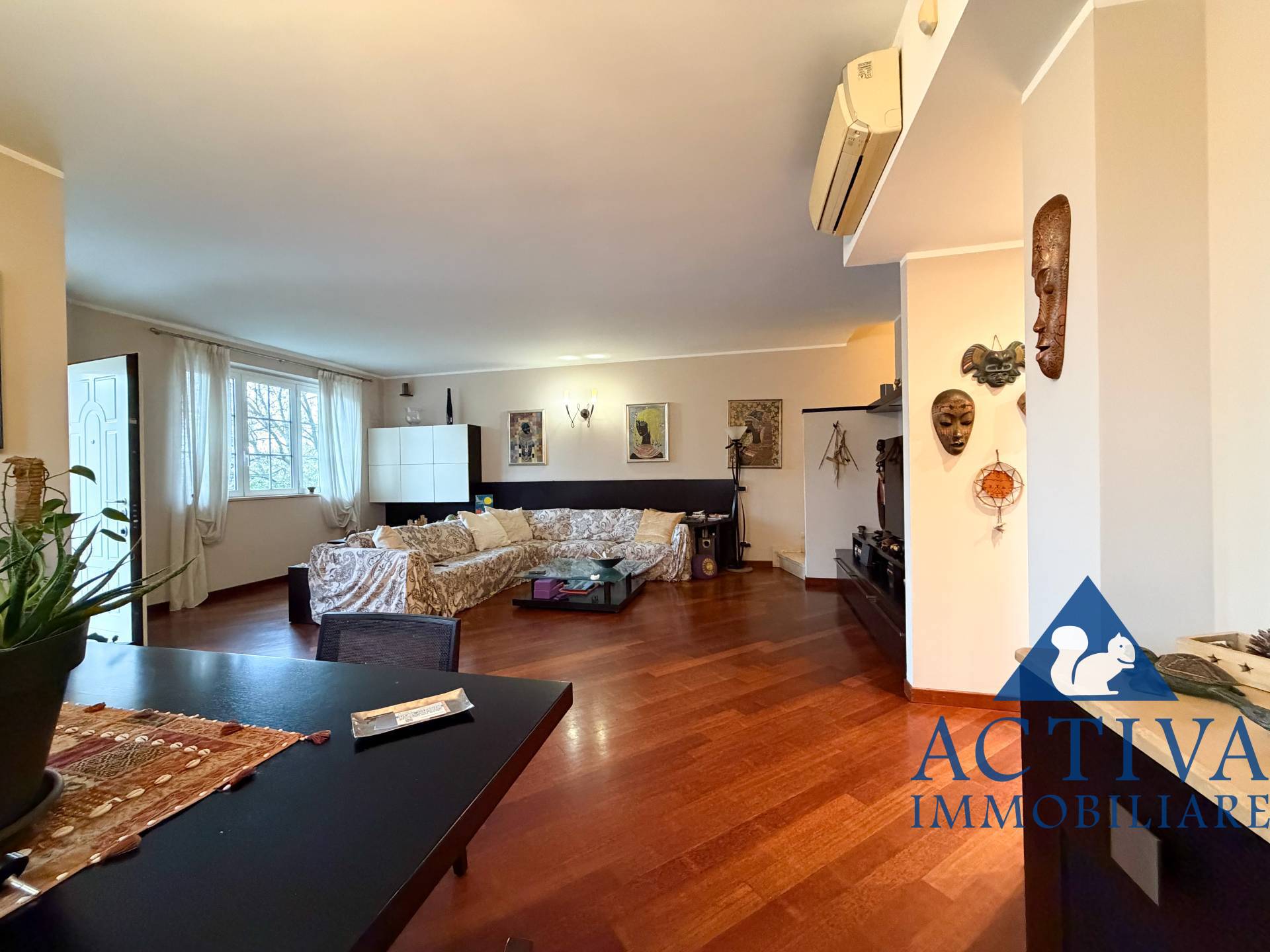 villa bifamiliare in vendita a Magnago