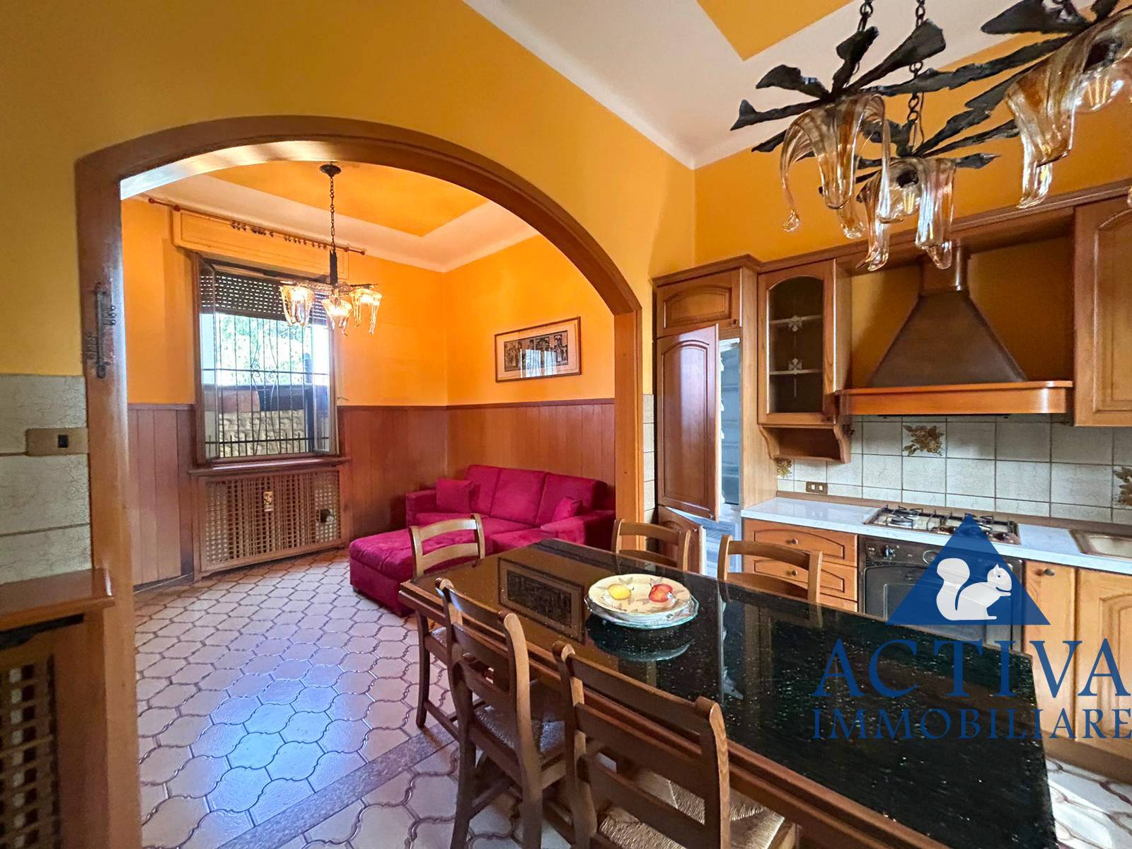 villa bifamiliare in vendita a Castellanza, Castegnate