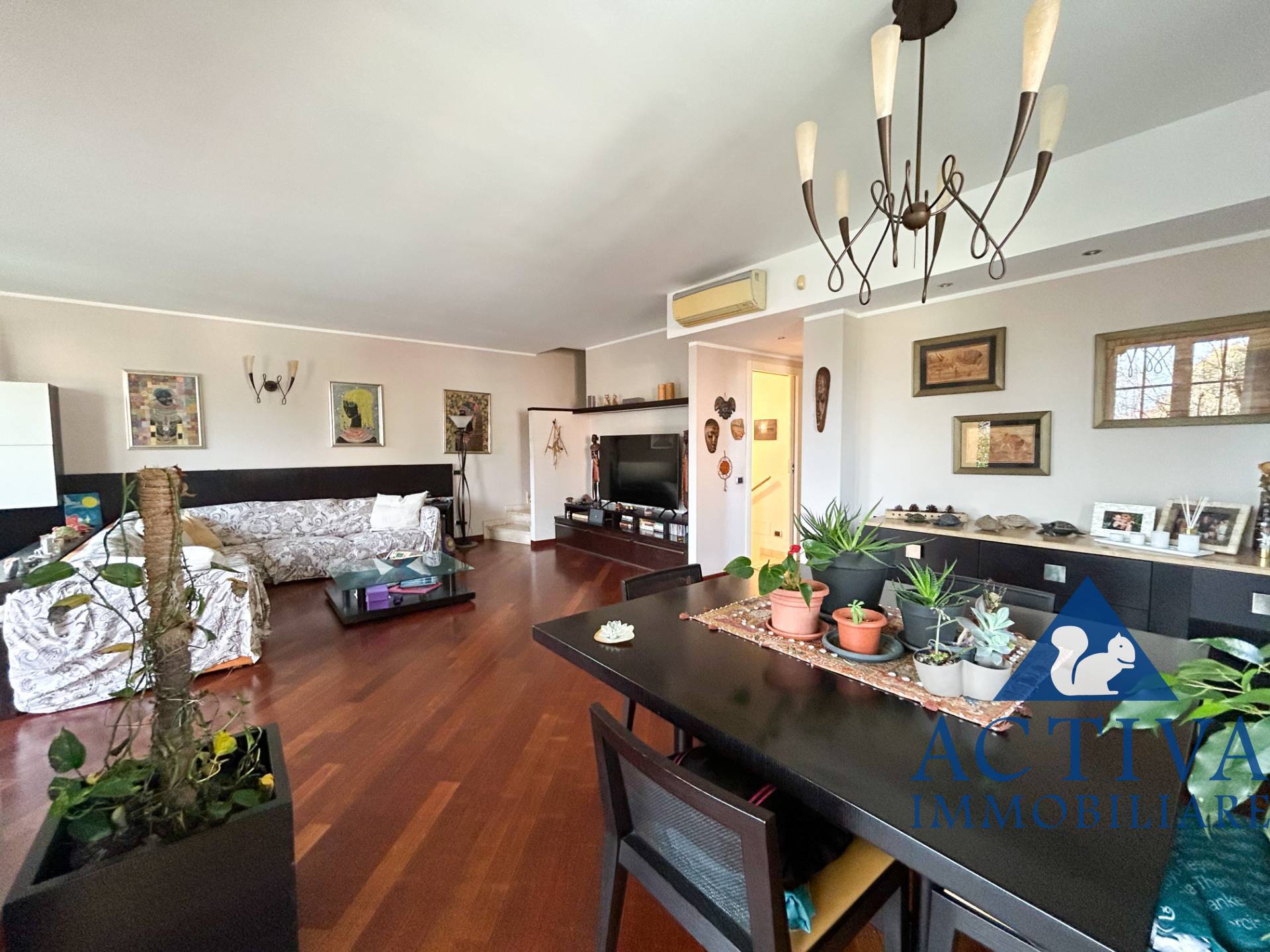 villa bifamiliare in vendita a Magnago