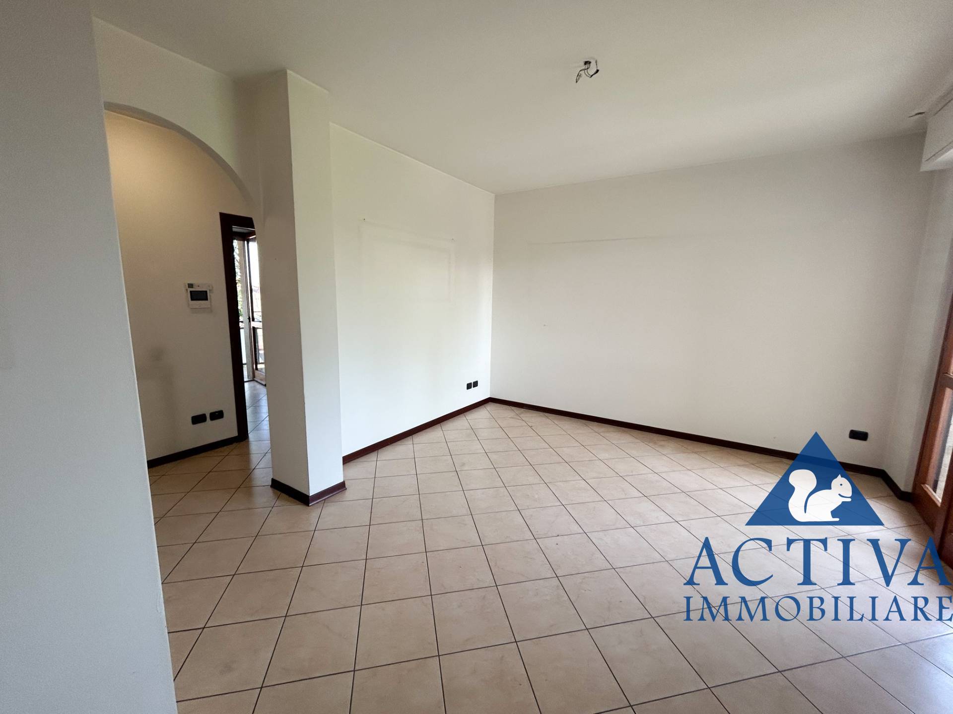 Appartamento in vendita a Gorla Minore