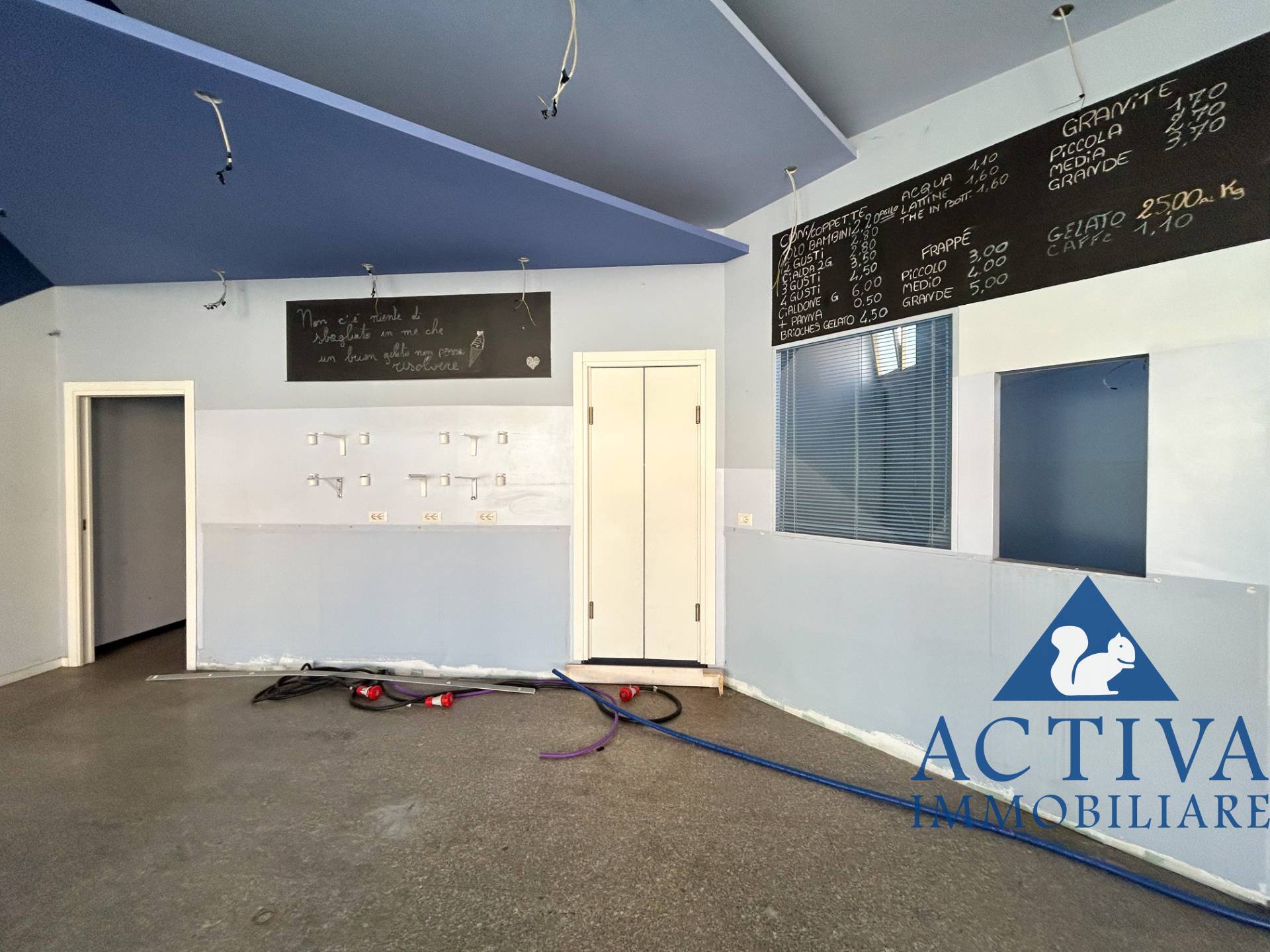 Locale commerciale in affitto a Busto Arsizio