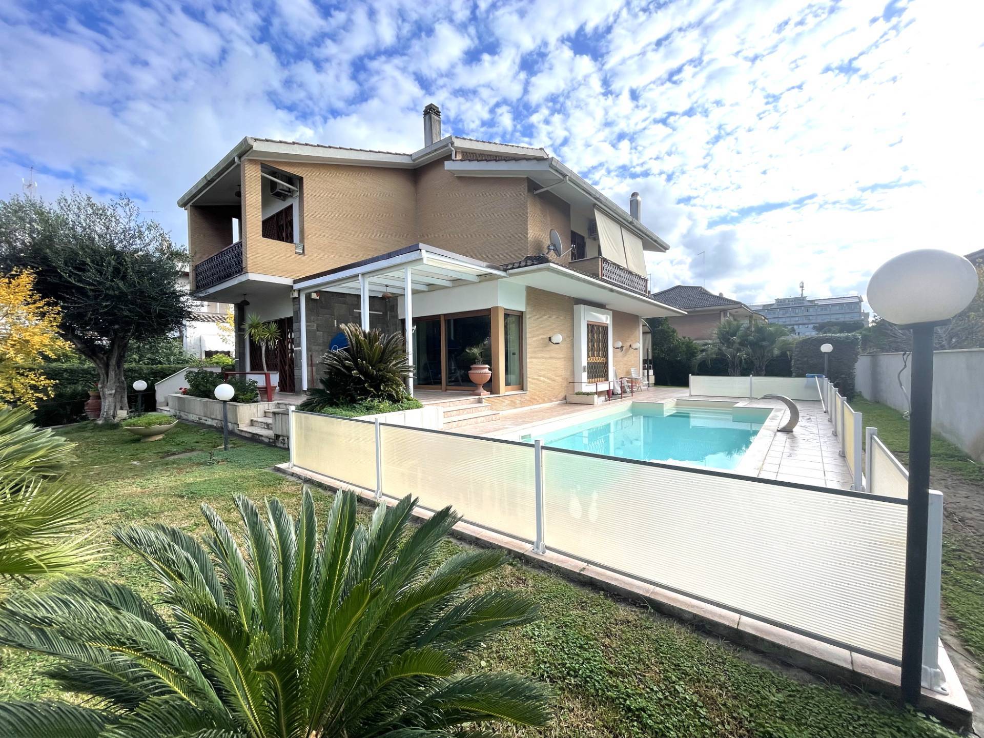 Villa in vendita a Roma, Axa