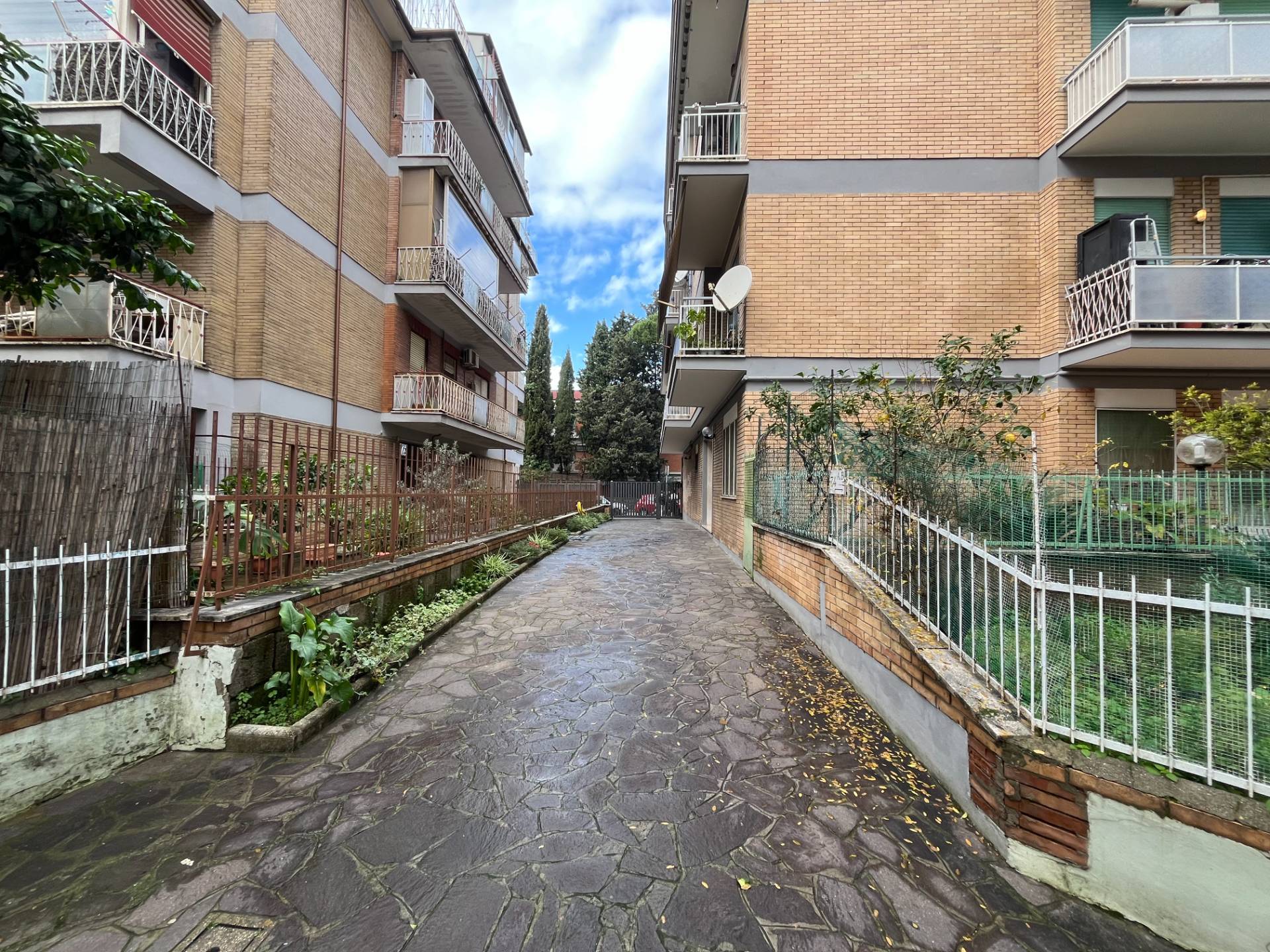 3 locali in vendita a Roma, Mattia Battistini