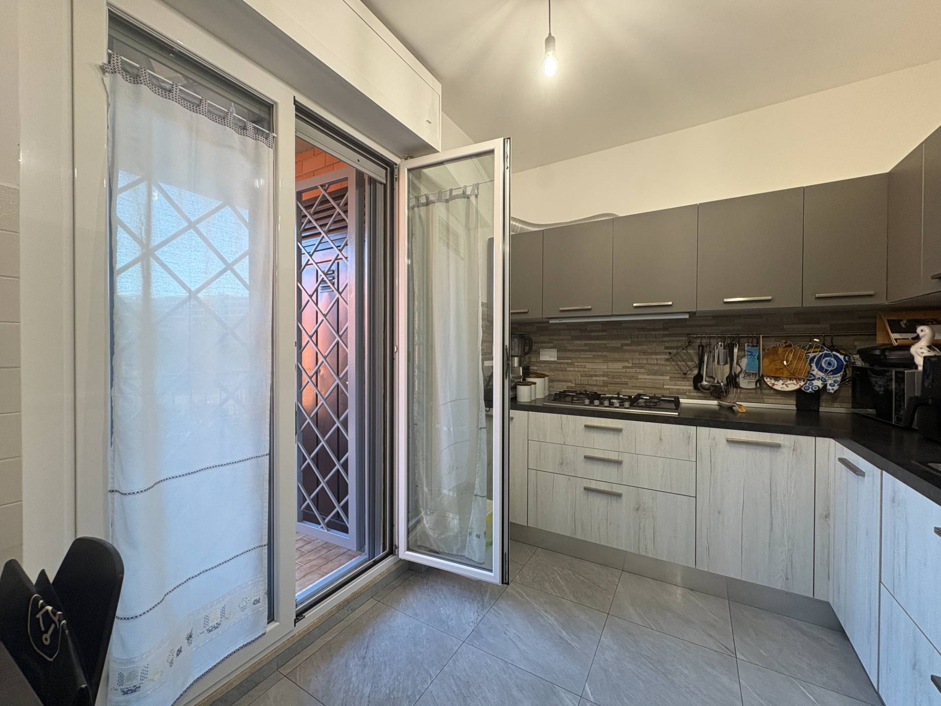 4 o pi locali in vendita a Roma, Malafede