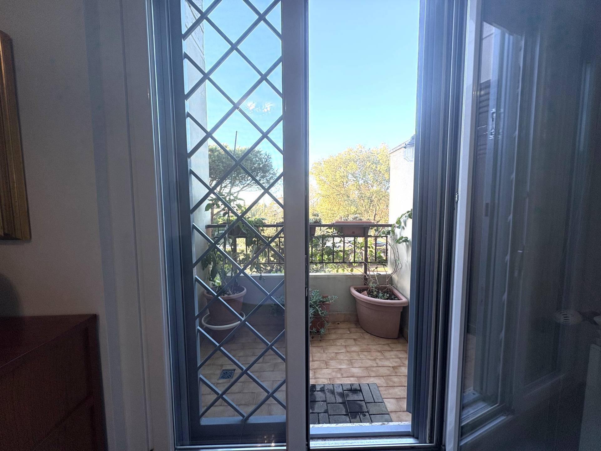 4 o pi locali in vendita a Roma, Malafede