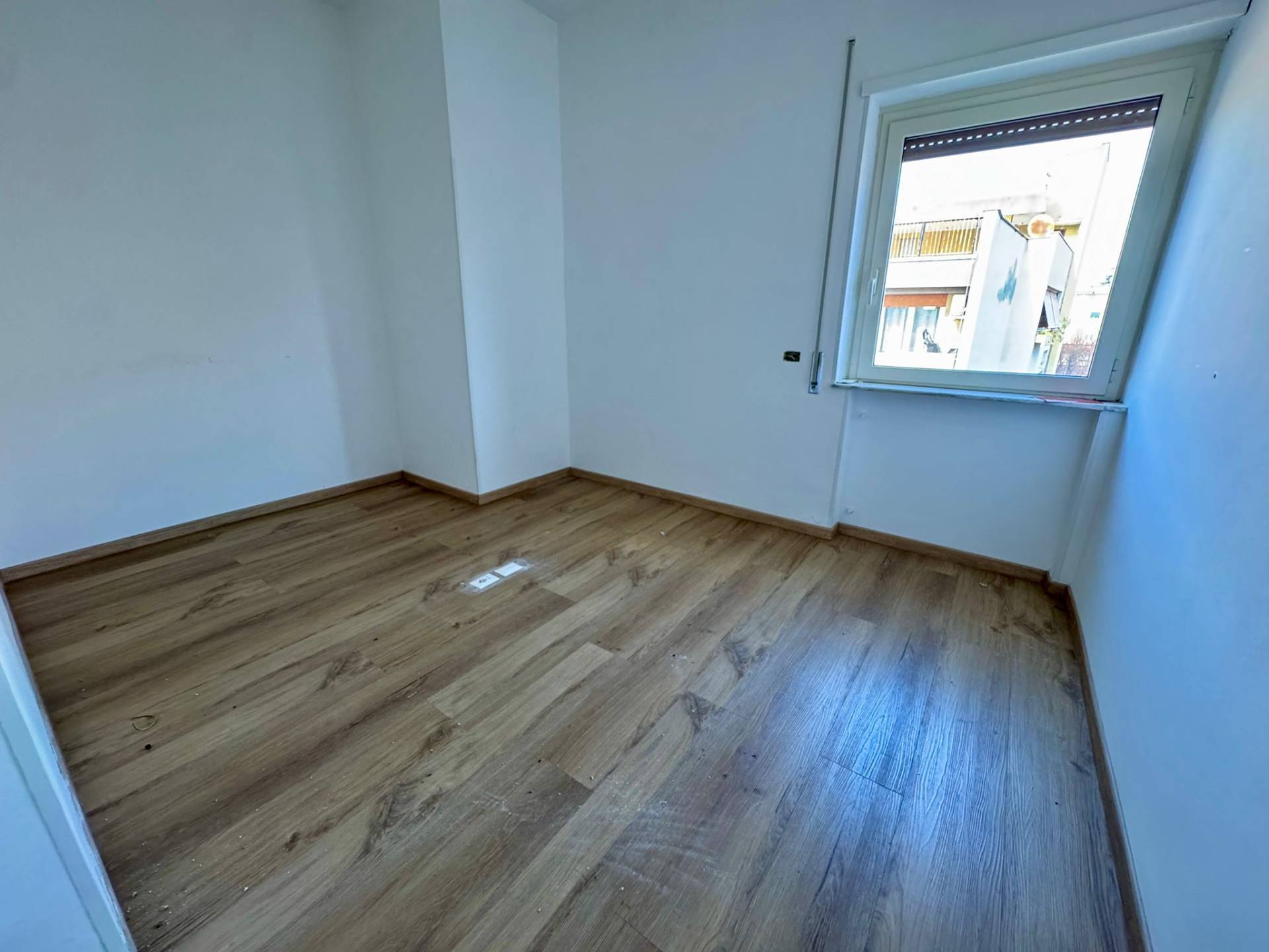 4 o pi locali in vendita a Roma, EUR