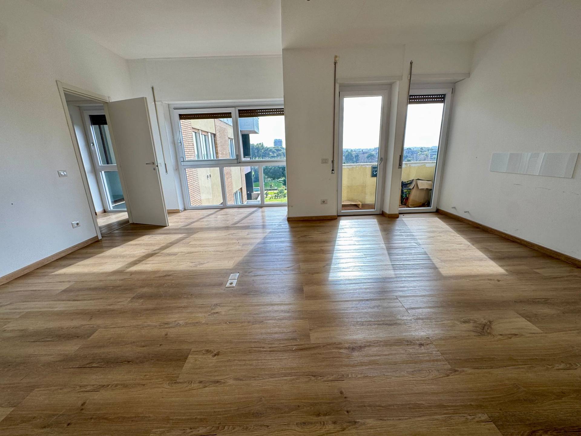 4 o pi locali in vendita a Roma, EUR