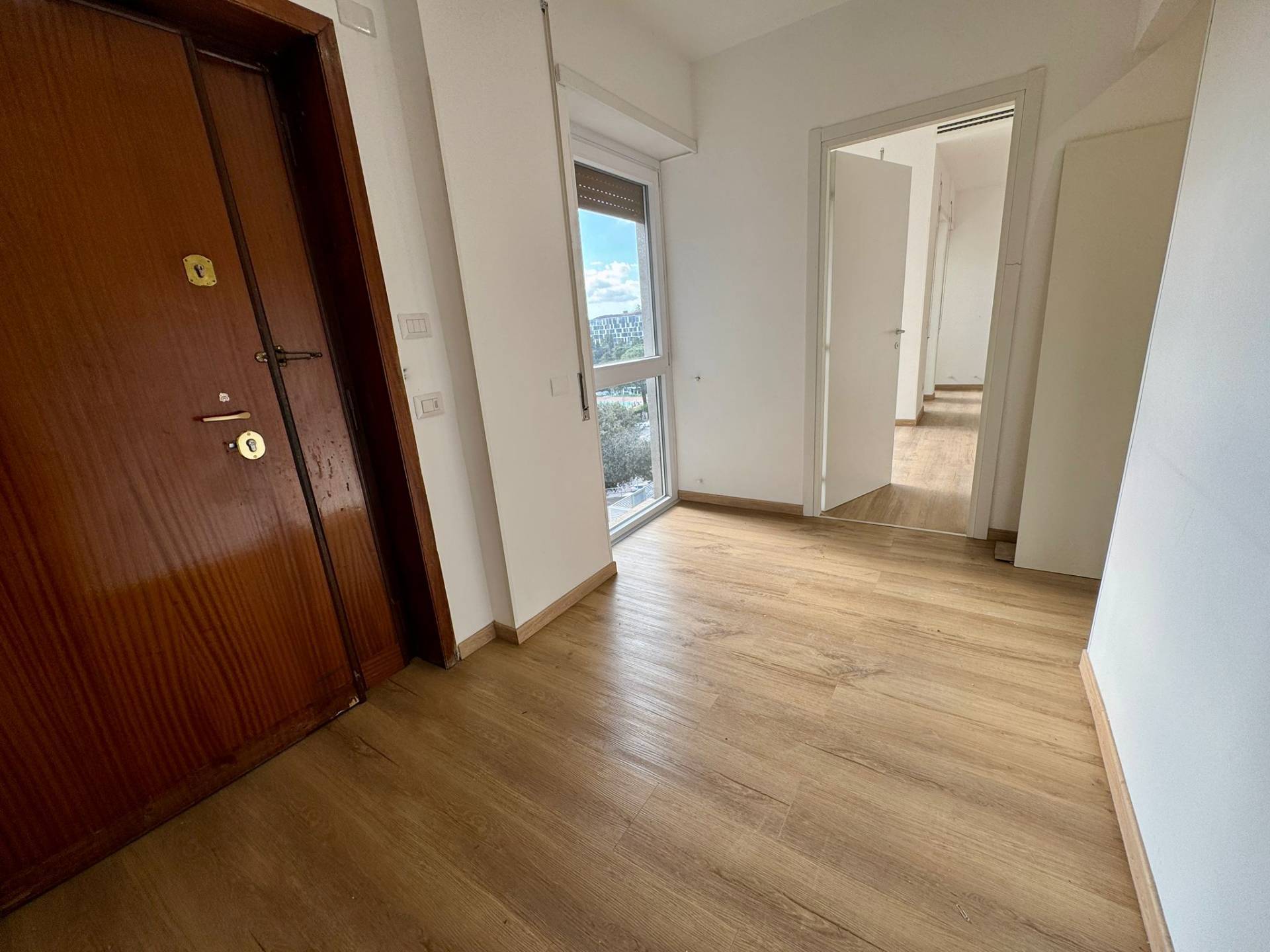 4 o pi locali in vendita a Roma, EUR