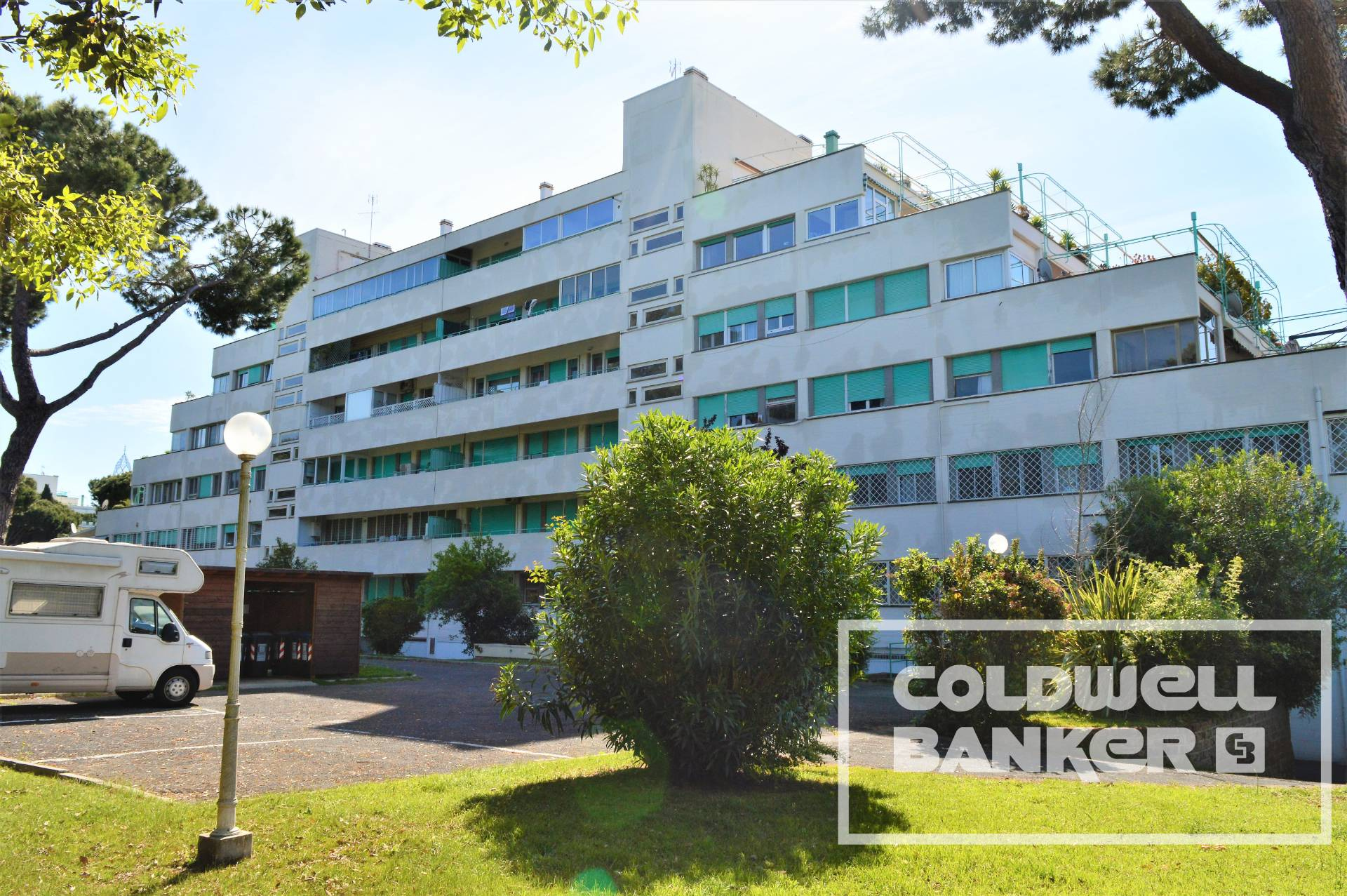 Garage / Box in affitto a Roma, Casalpalocco