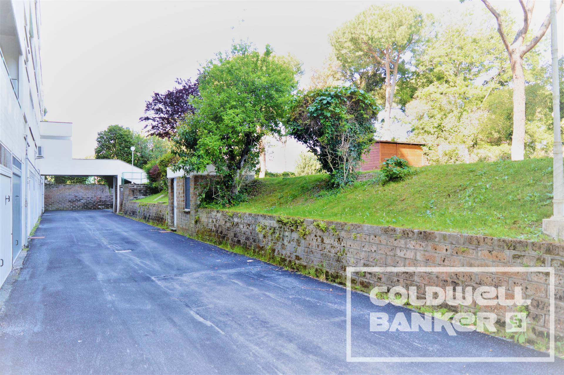 Garage / Box in affitto a Roma, Casalpalocco