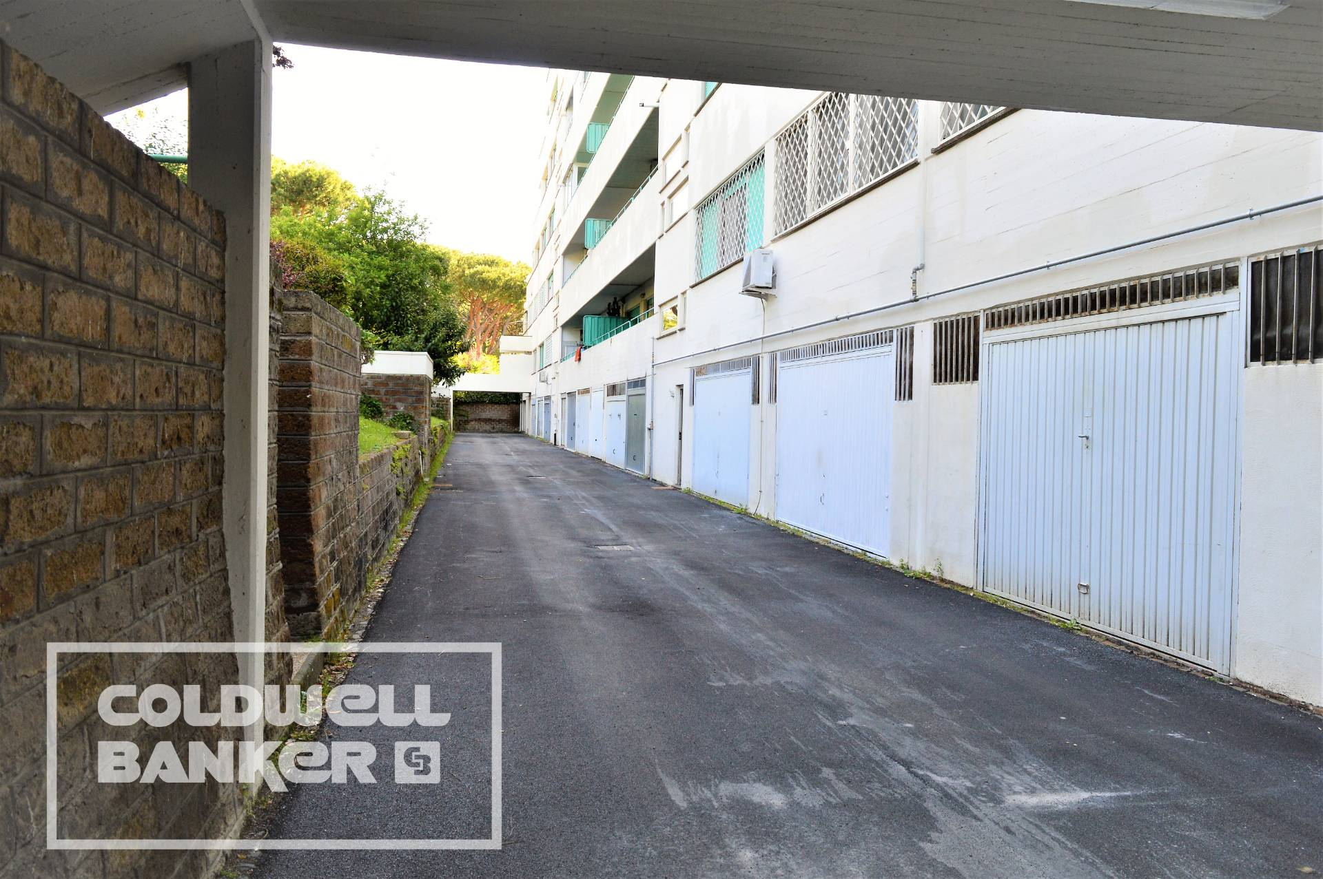 Garage / Box in affitto a Roma, Casalpalocco