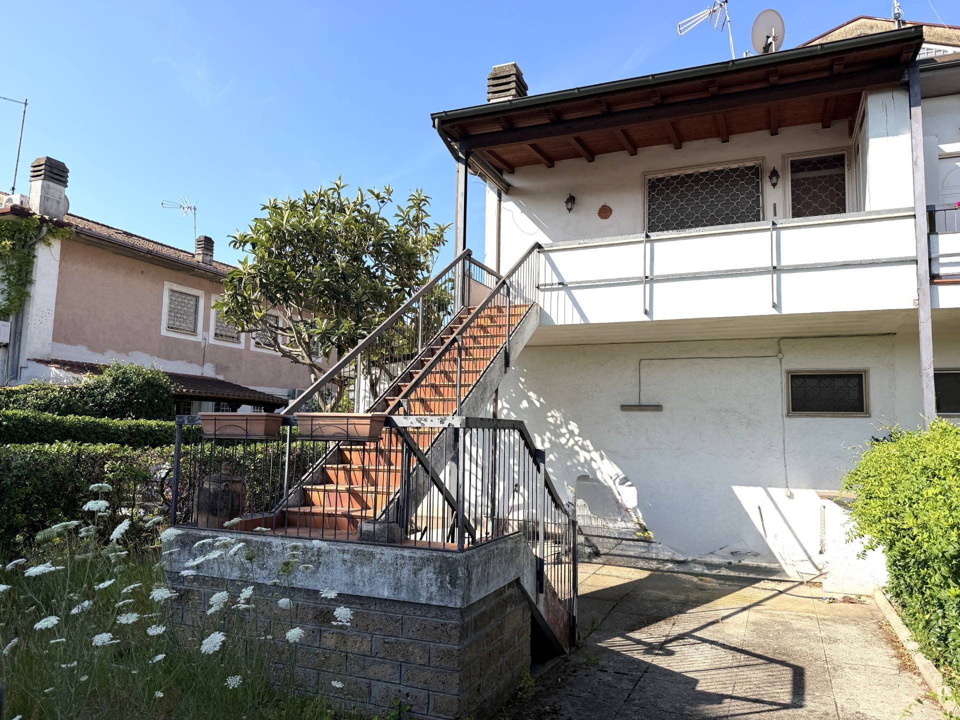4 o pi locali in vendita a Roma, Casalpalocco