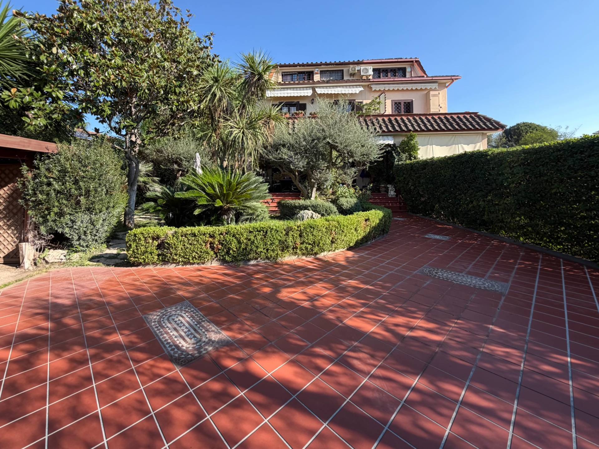 Villa bifamiliare in vendita a Roma, Infernetto