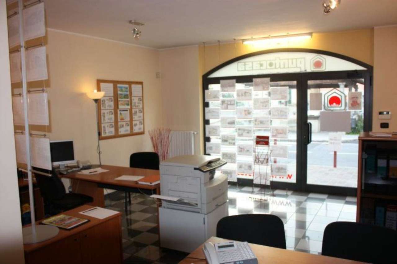 Negozio in vendita a Imbersago, Centrale