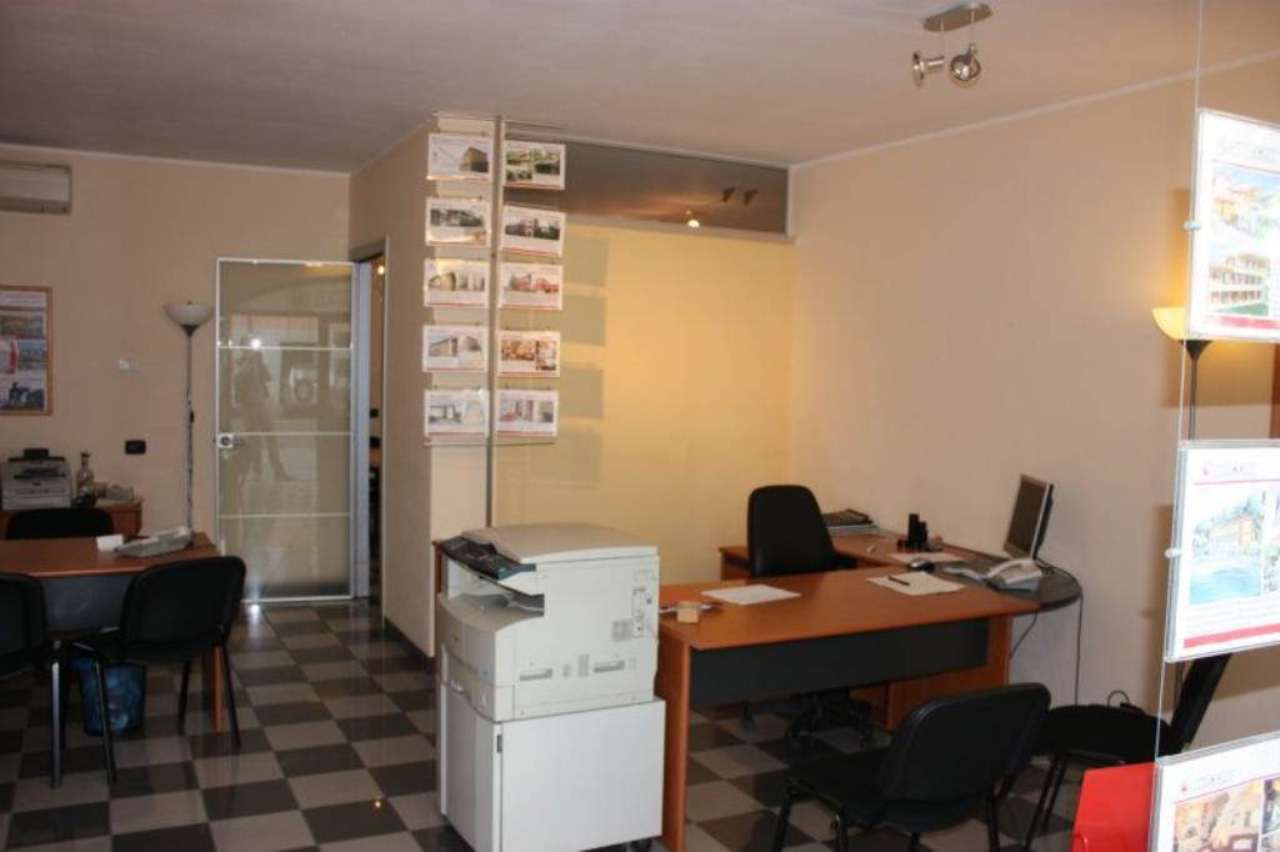 Negozio in vendita a Imbersago, Centrale