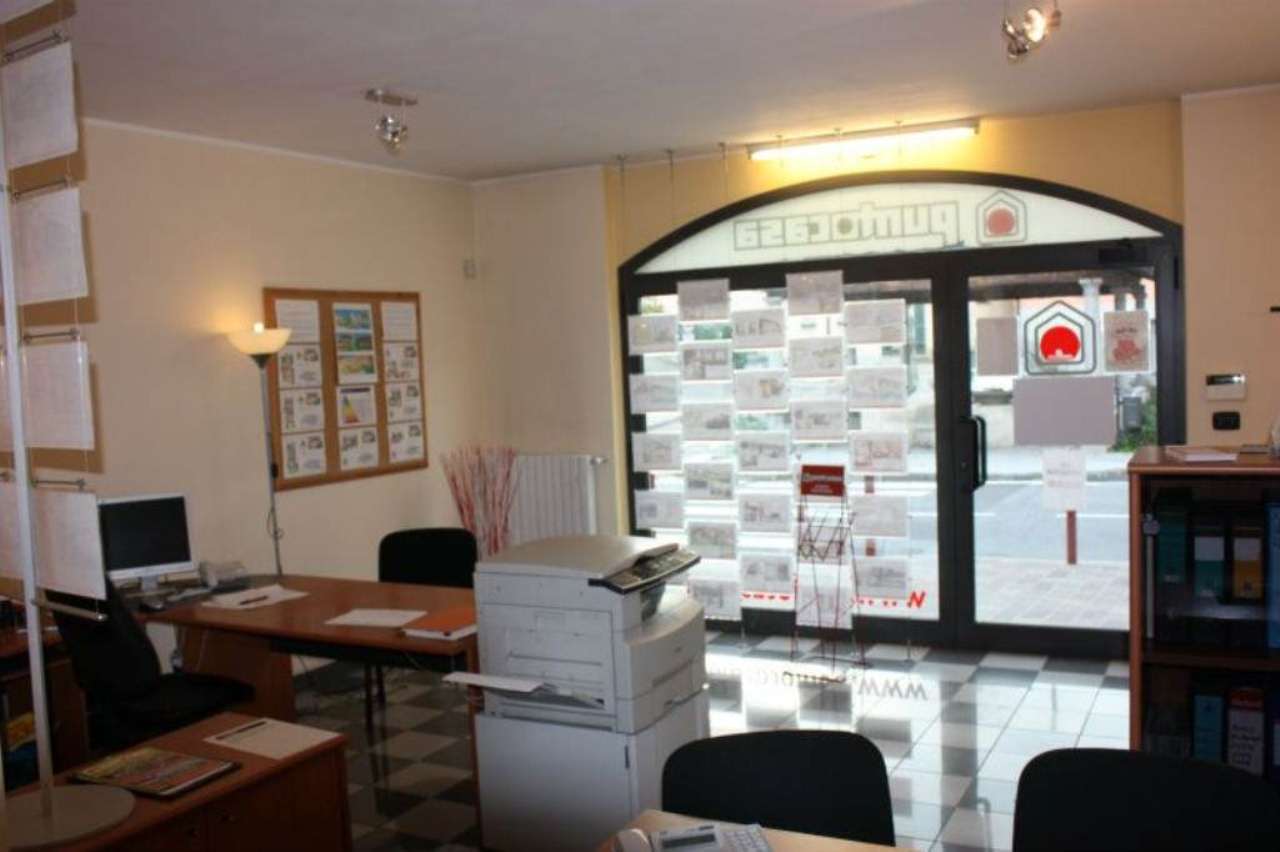 Negozio in vendita a Imbersago, Centrale