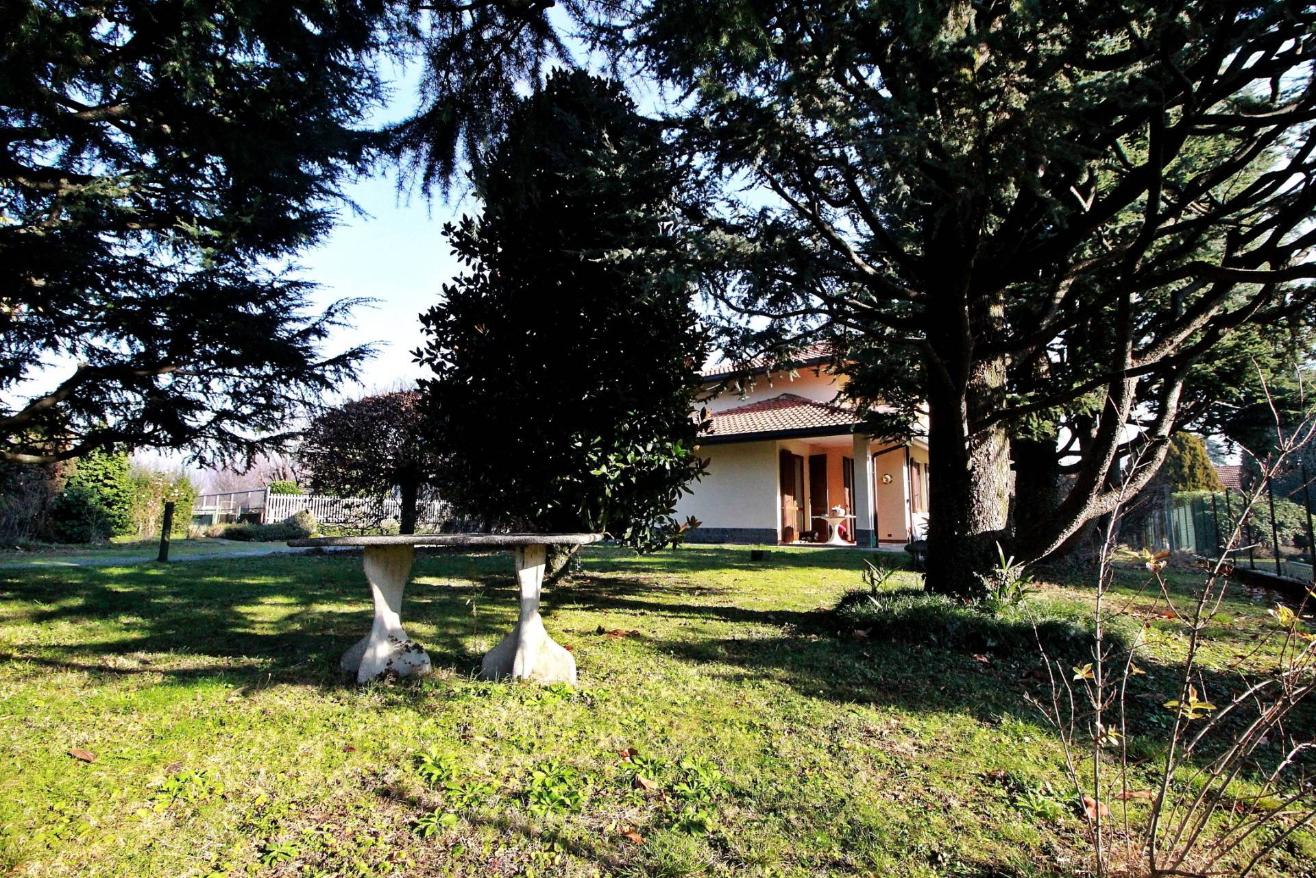 Villa in vendita a Imbersago, Semicentro