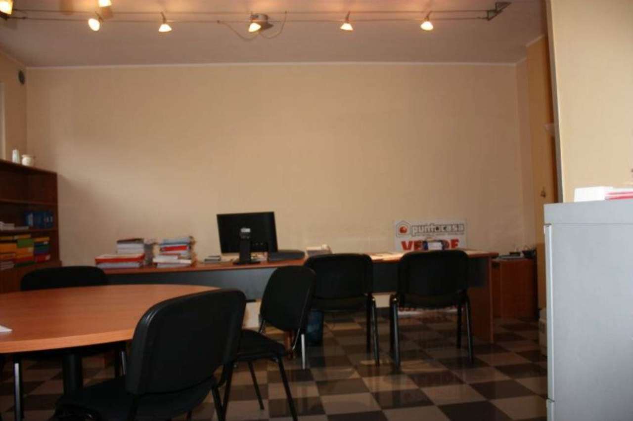 Negozio in vendita a Imbersago, Centrale