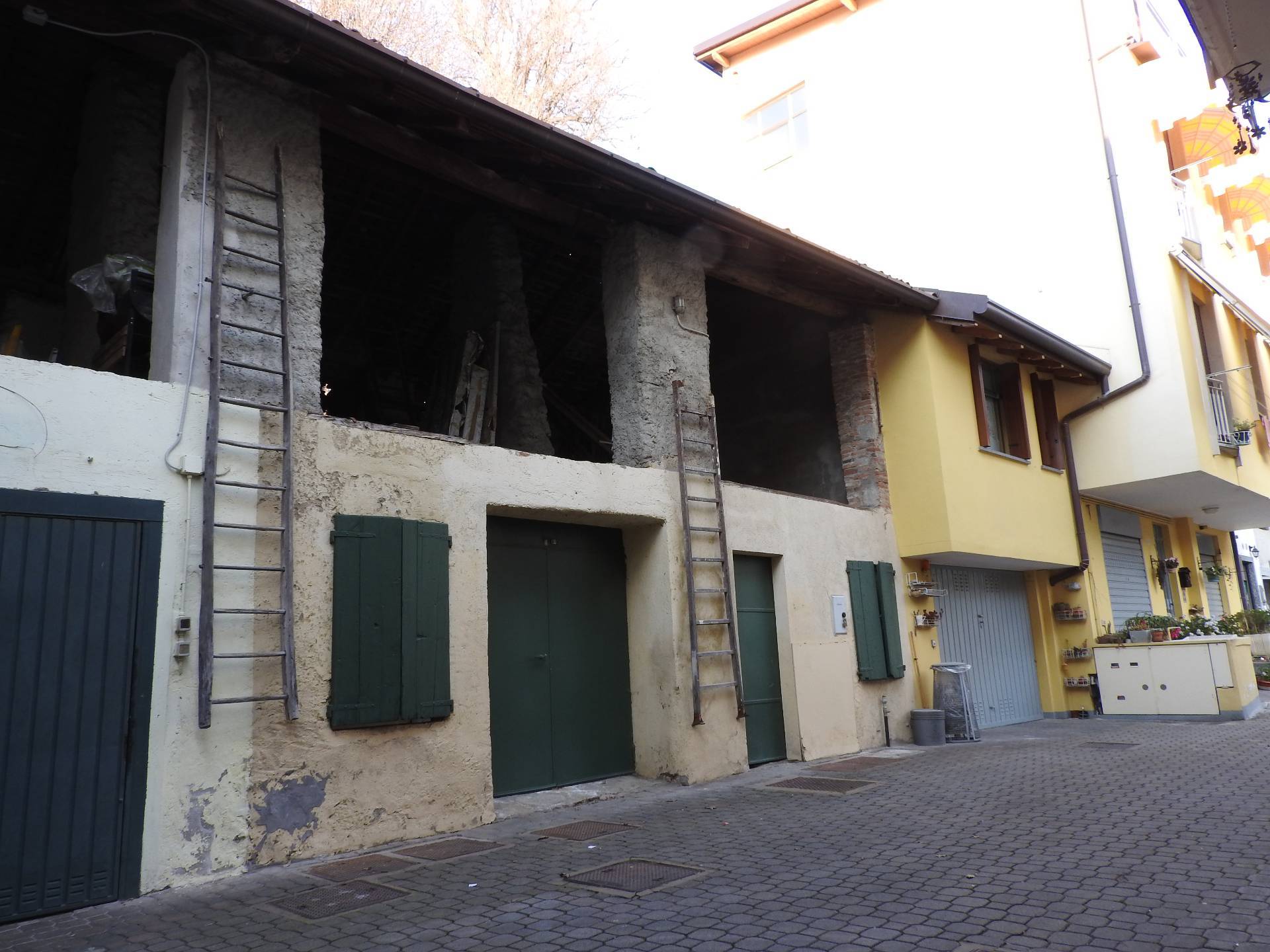 Deposito in vendita a Merate, Ospedale