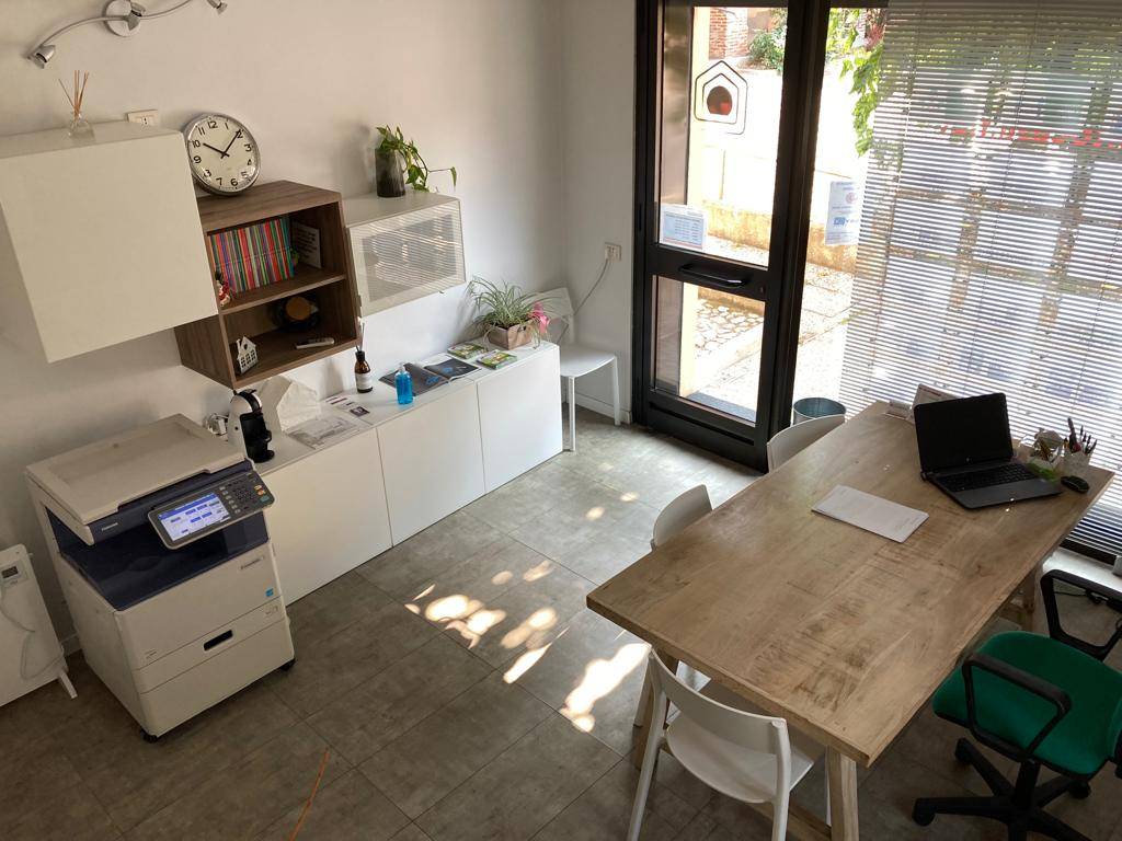 Ufficio in vendita a Ronco Briantino, Centro