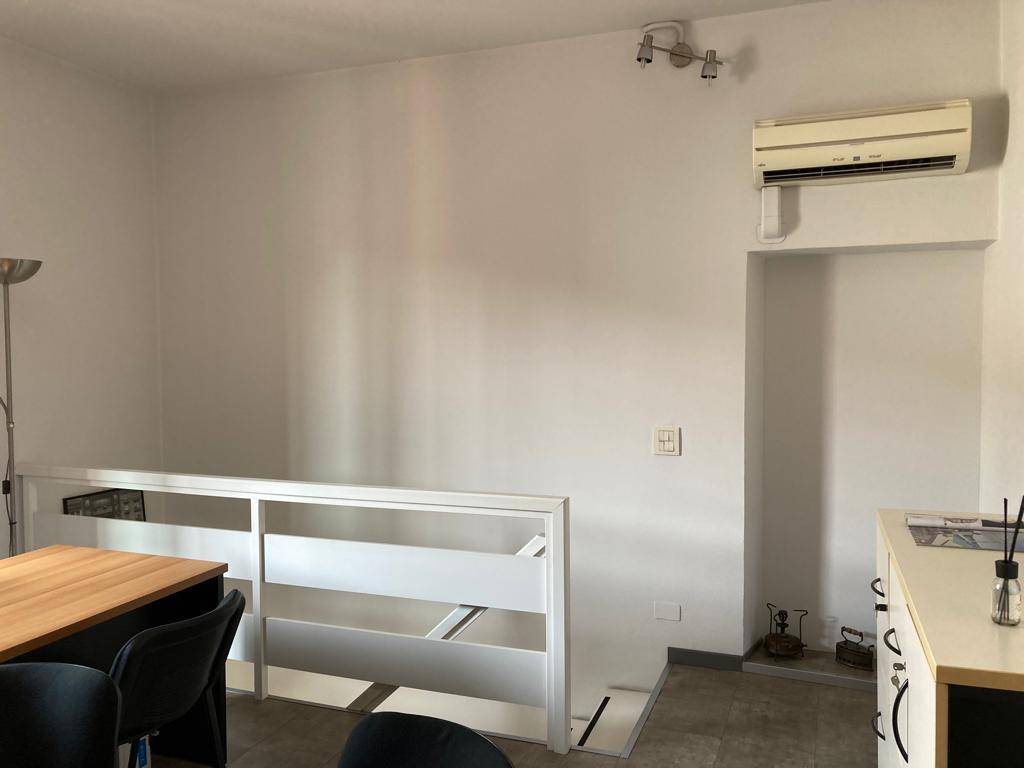 Ufficio in vendita a Ronco Briantino, Centro