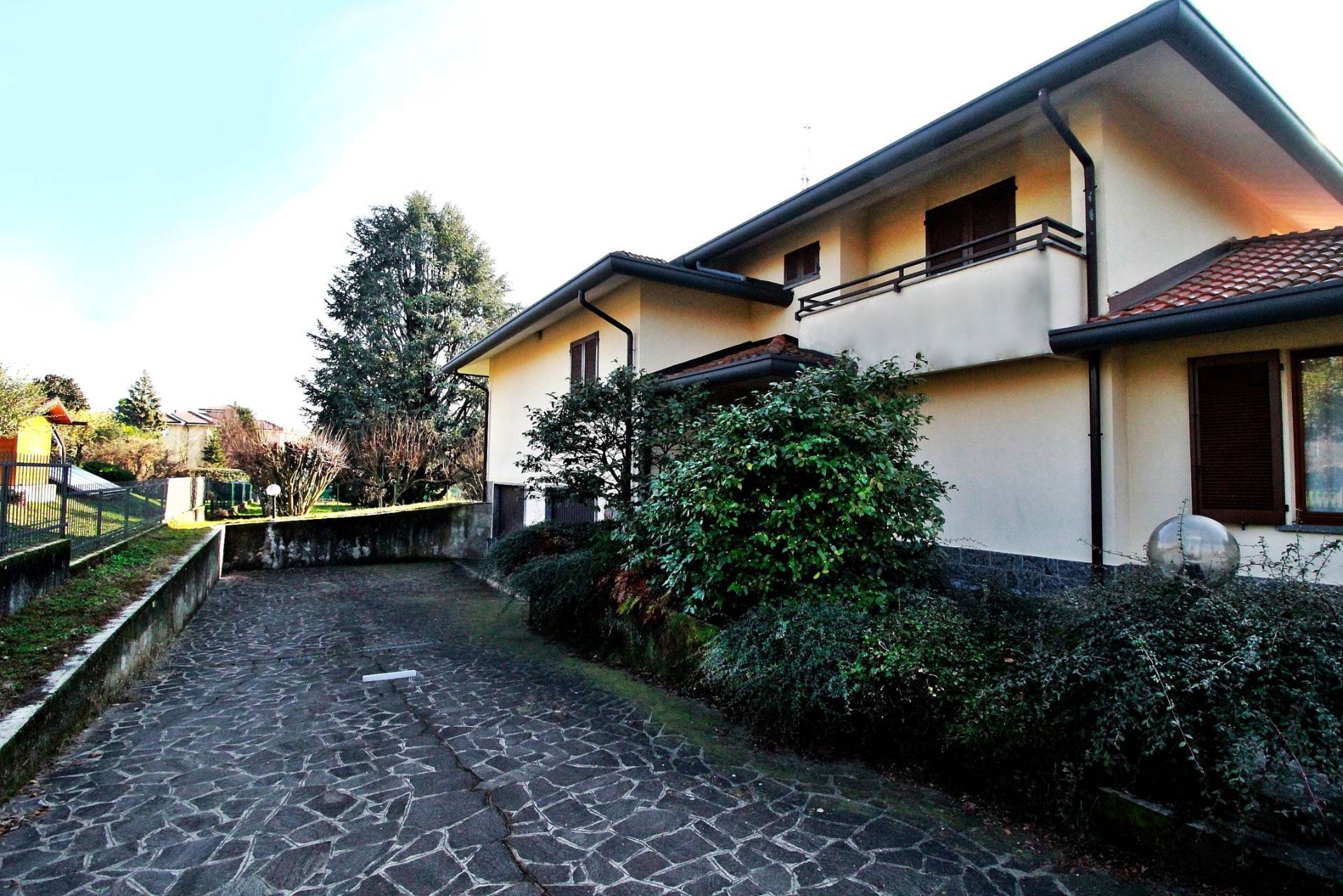 Villa in vendita a Imbersago, Semicentro