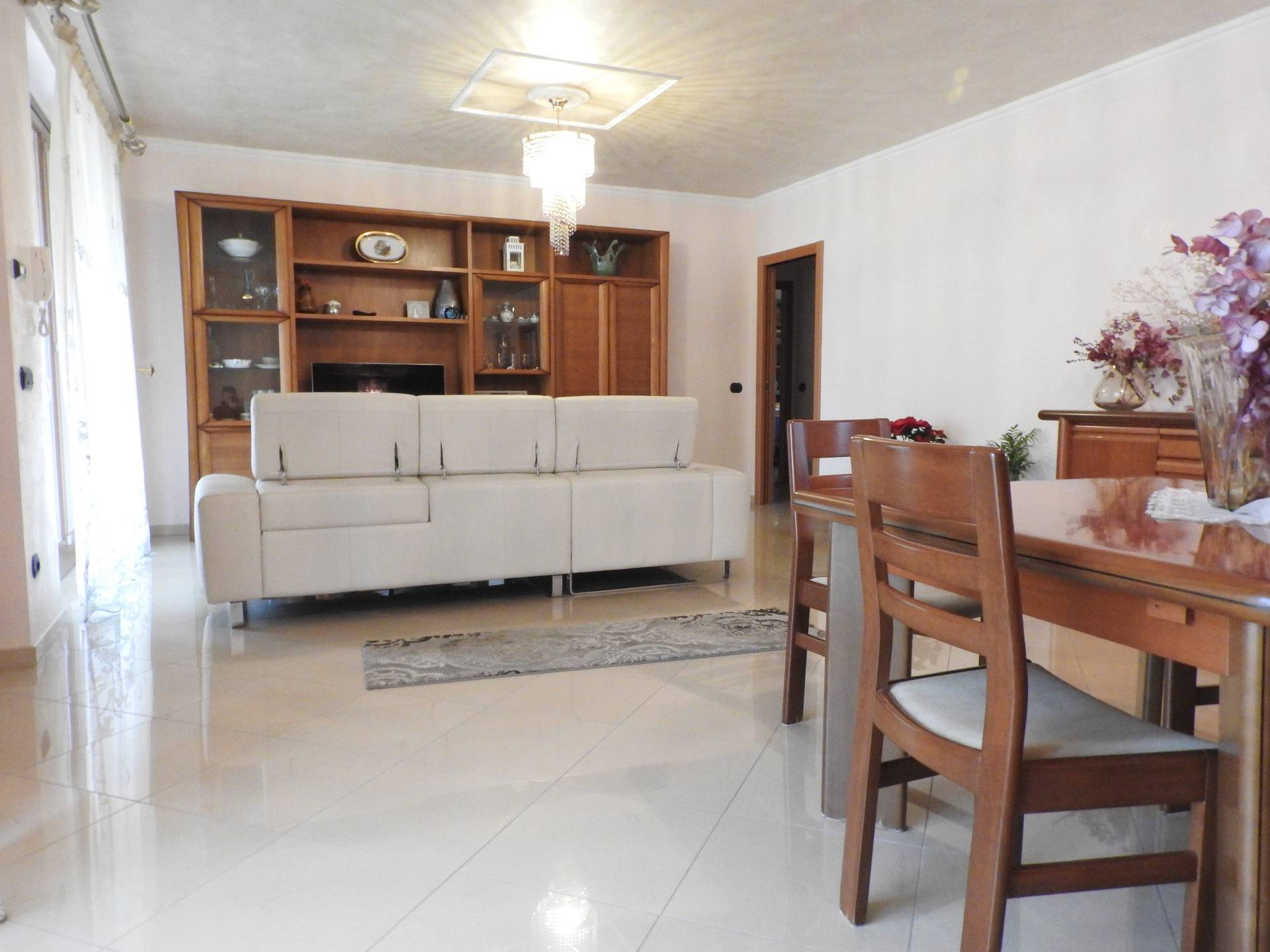 Appartamento in vendita a Bernareggio, Carabinieri