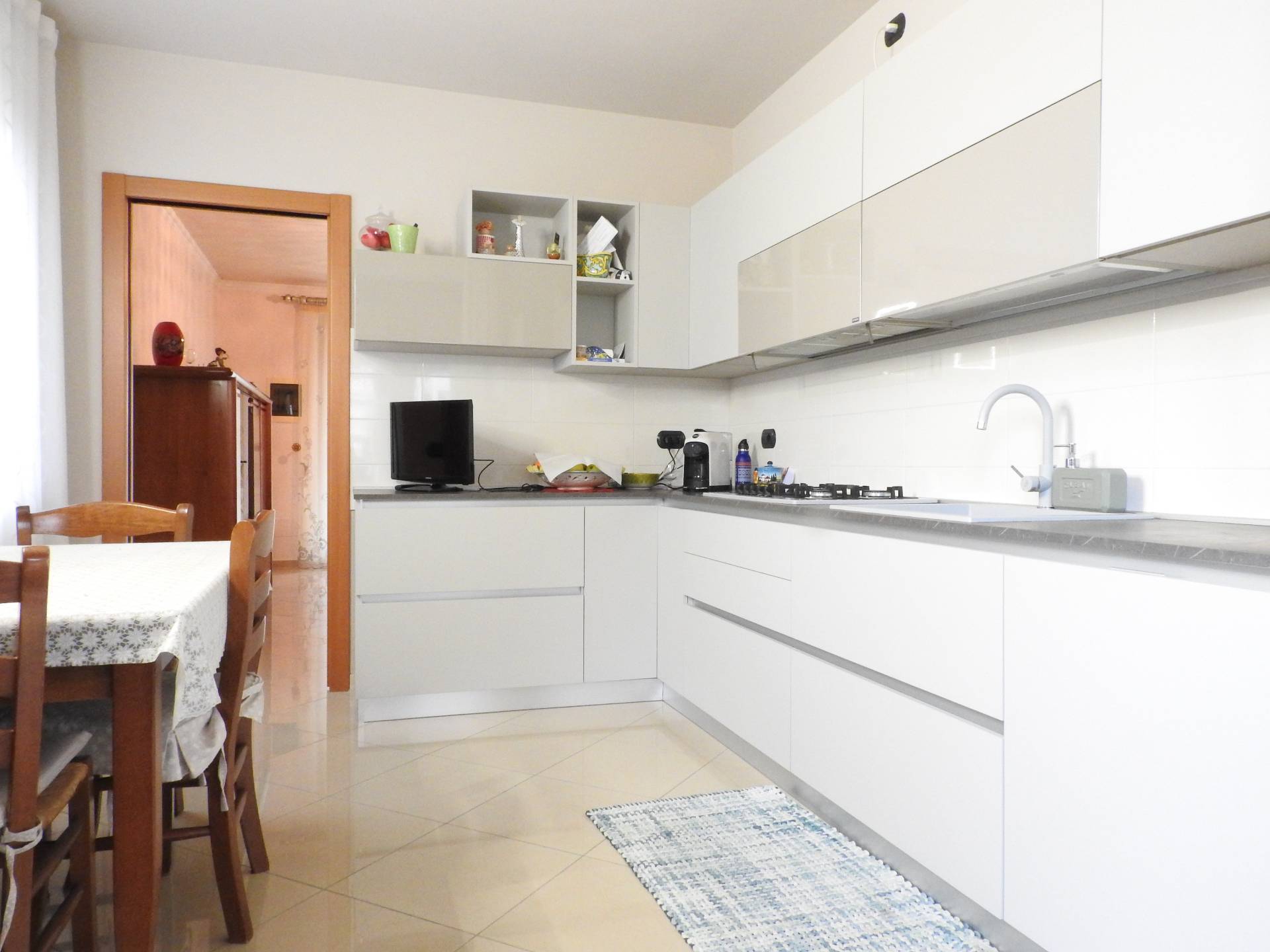 Appartamento in vendita a Bernareggio, Carabinieri