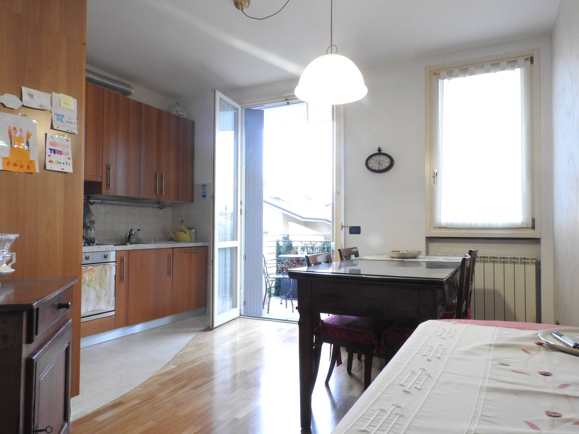 Appartamento in vendita a Robbiate, Semi Centro