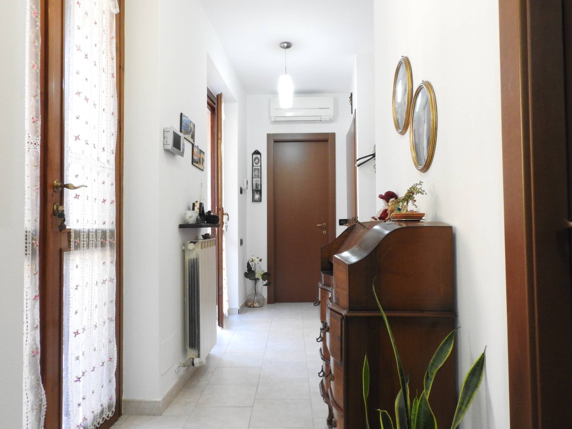 Porzione di casa in vendita a Imbersago, Centrale