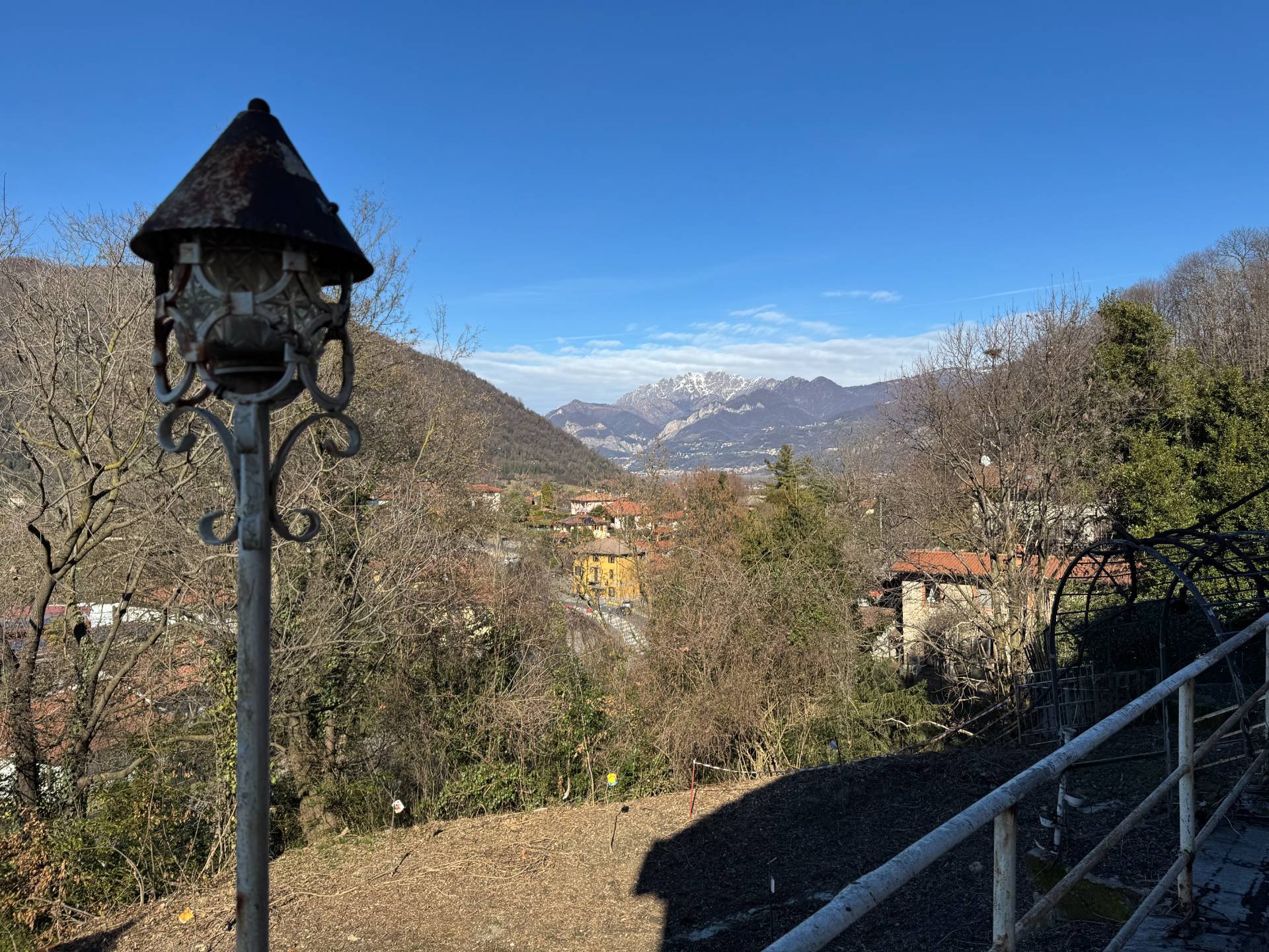 Porzione di casa in vendita a Calco, Semicentro