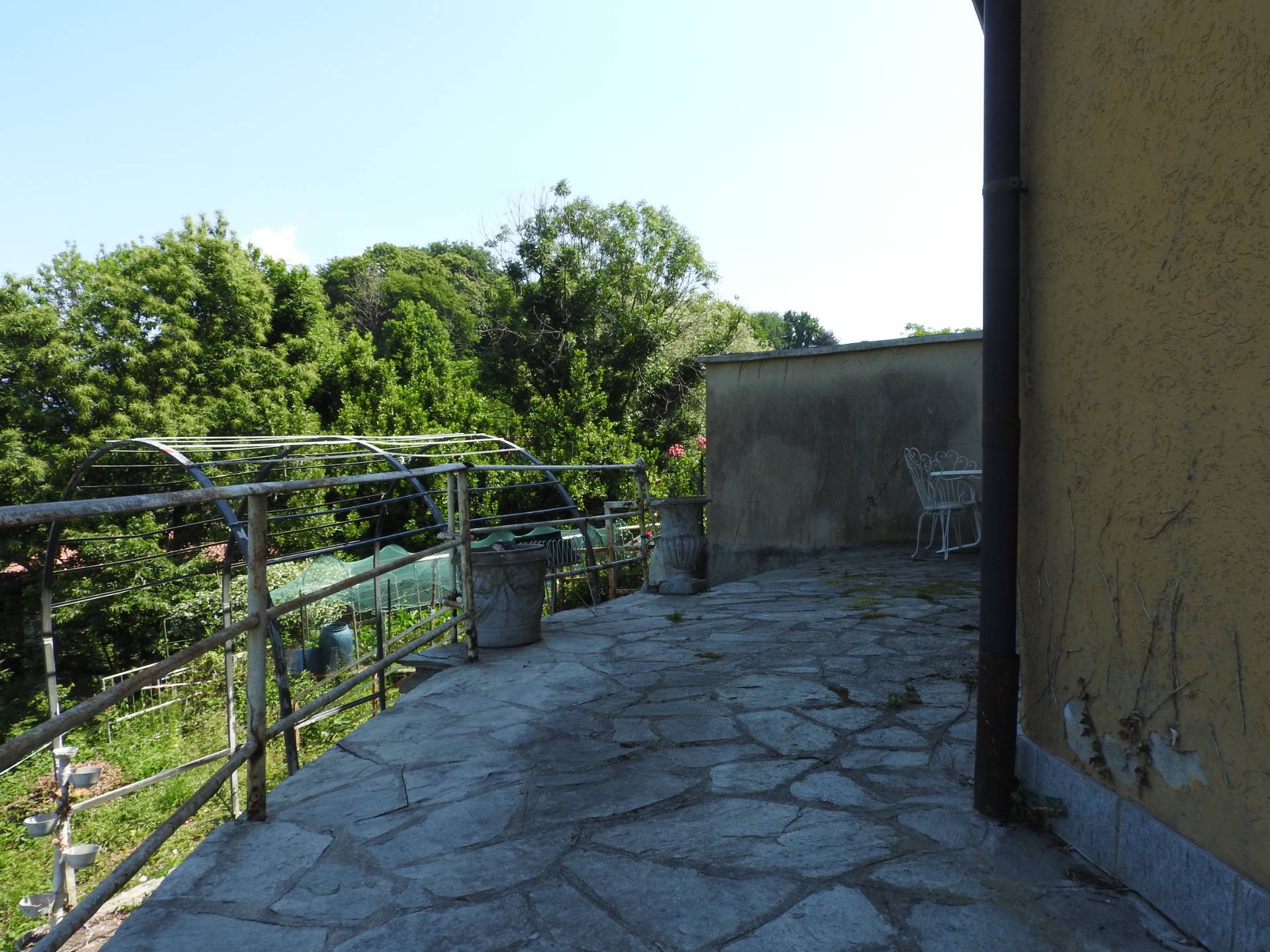 Porzione di casa in vendita a Calco, Semicentro