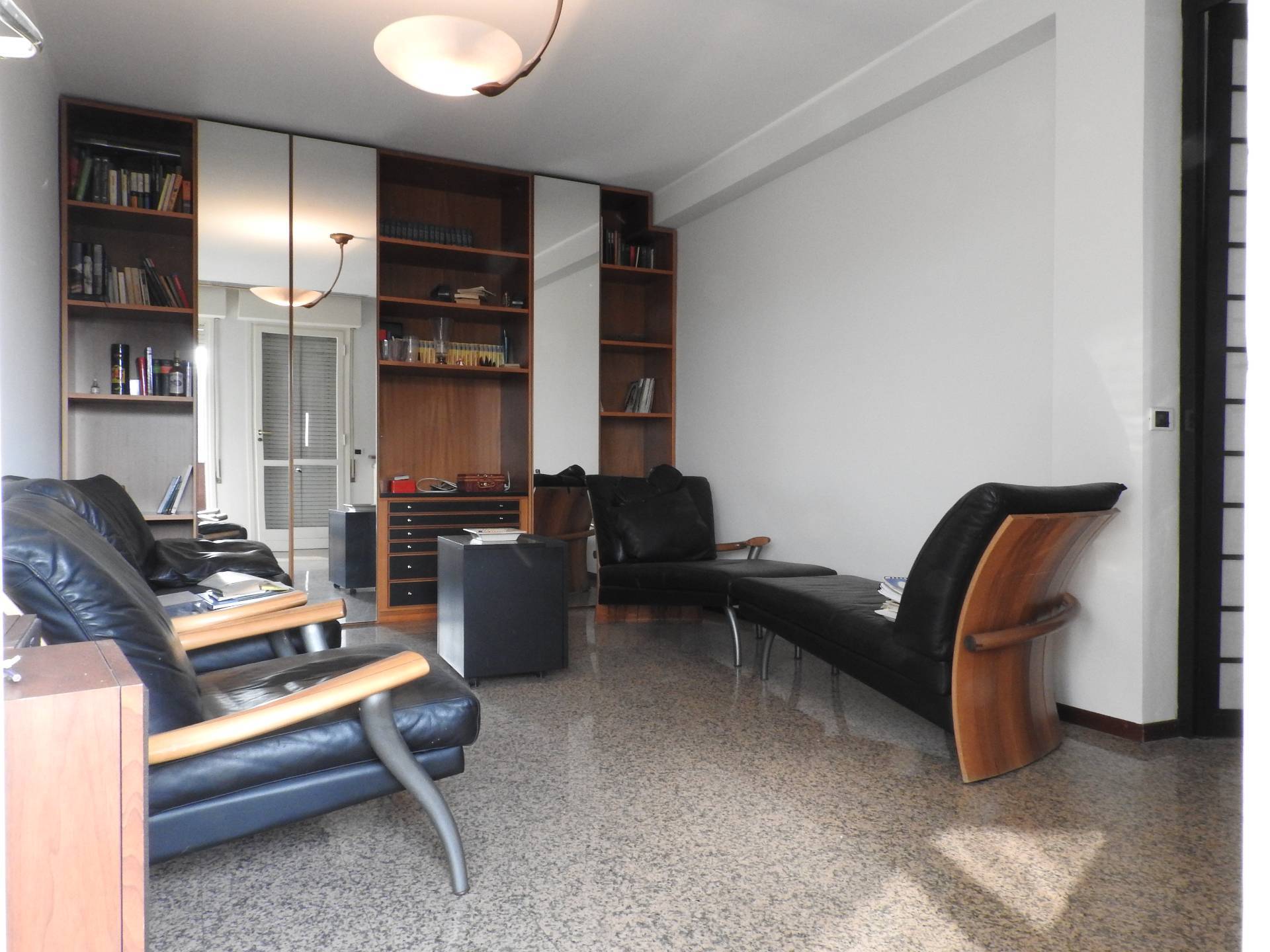 Appartamento in vendita a Besana in Brianza, Villa Raverio