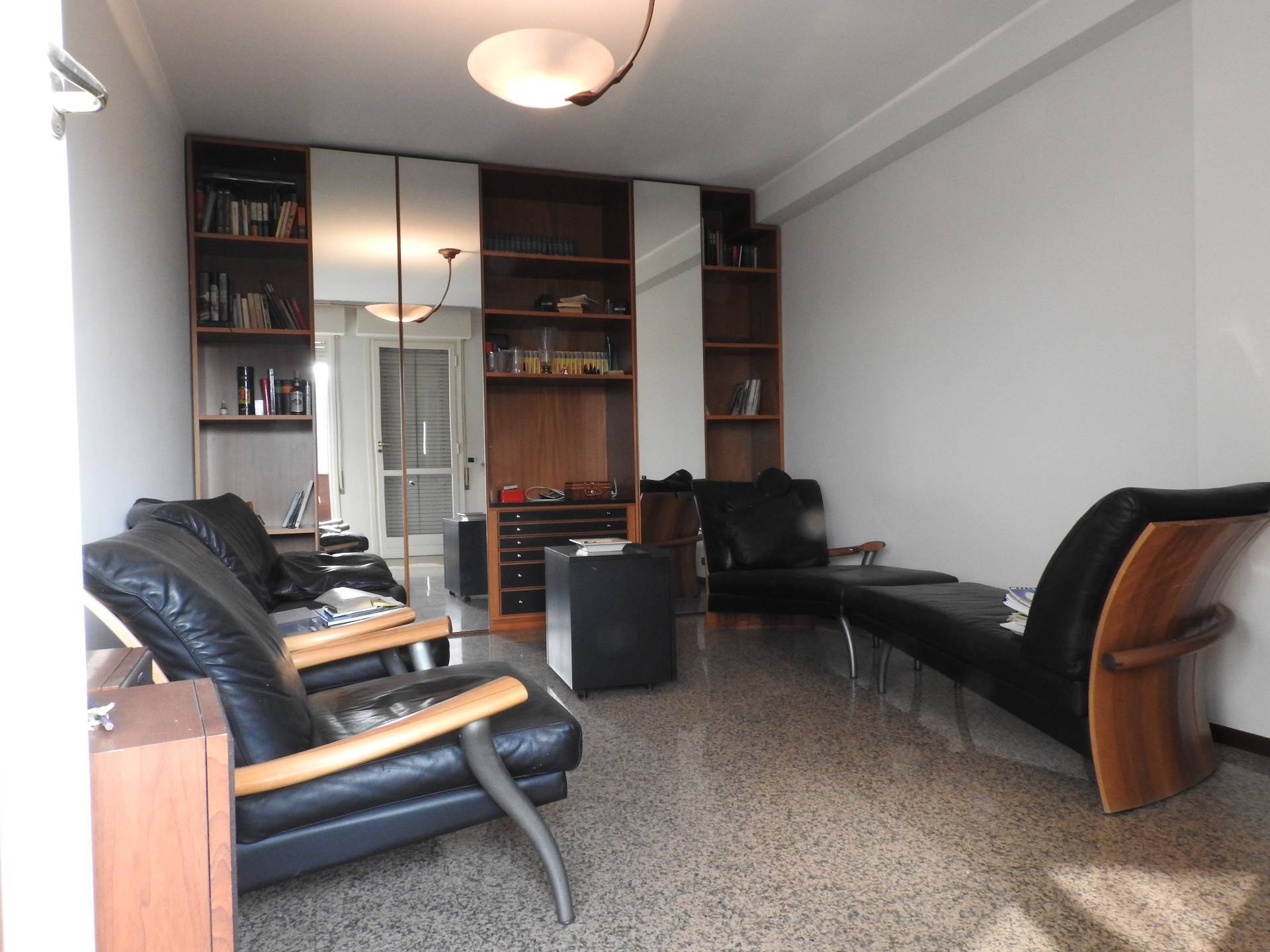 Appartamento in vendita a Besana in Brianza, Villa Raverio